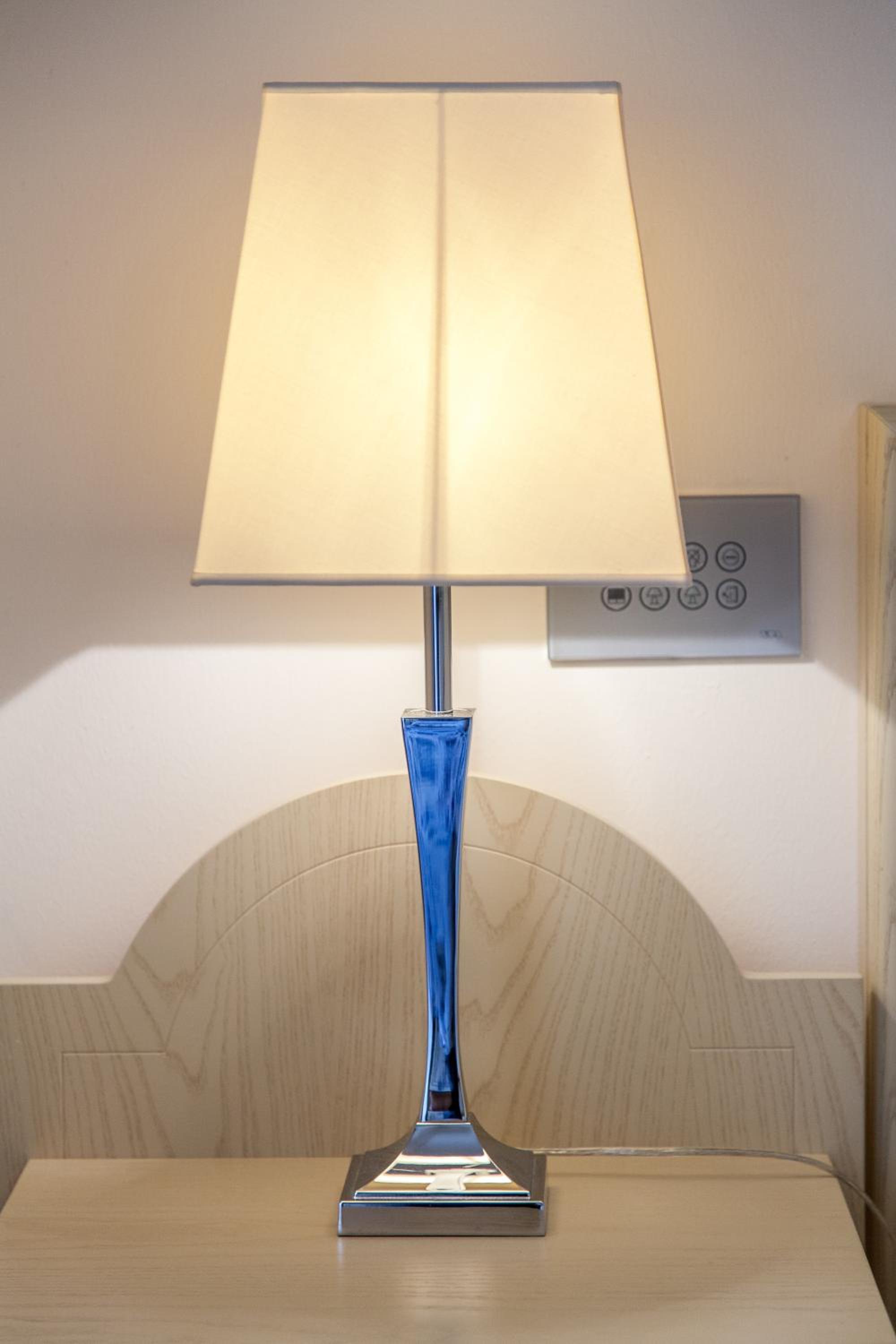 Classic Double or Twin Room with Sea View - Photo 5