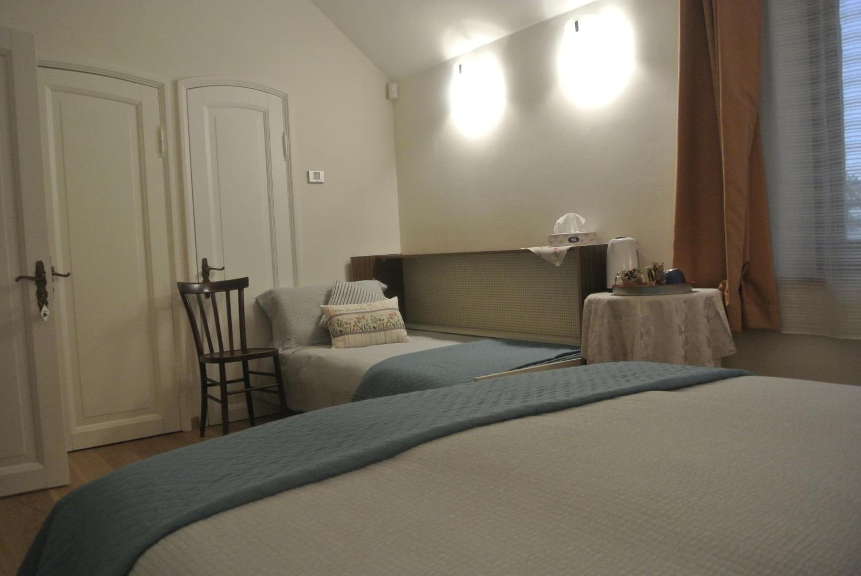 Family Room - Photo 4