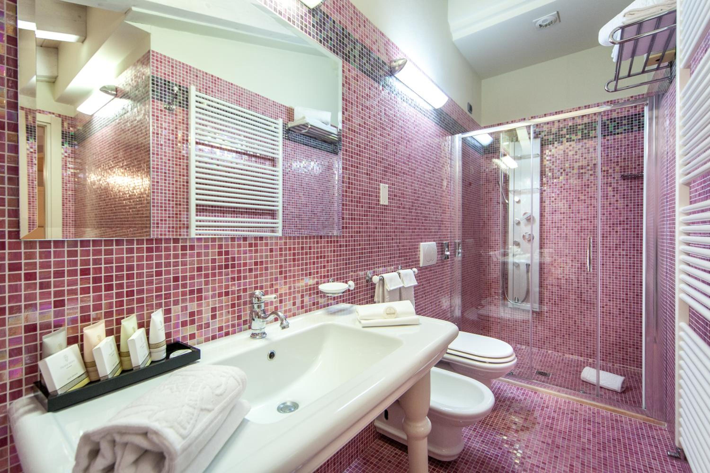 Deluxe Double or Twin Room with Sea View - Photo 3