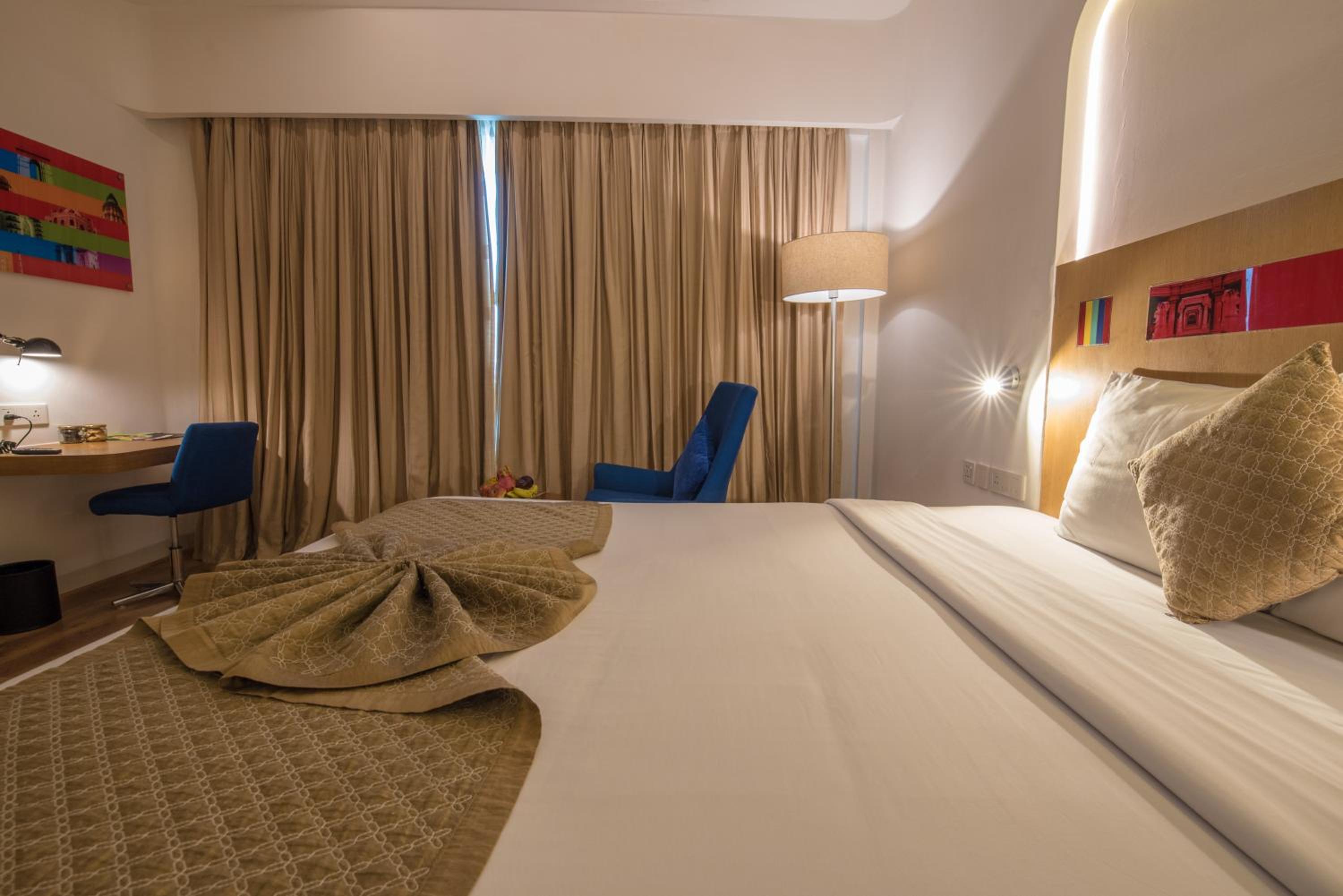 Standard Double or Twin Room thumbnail 6