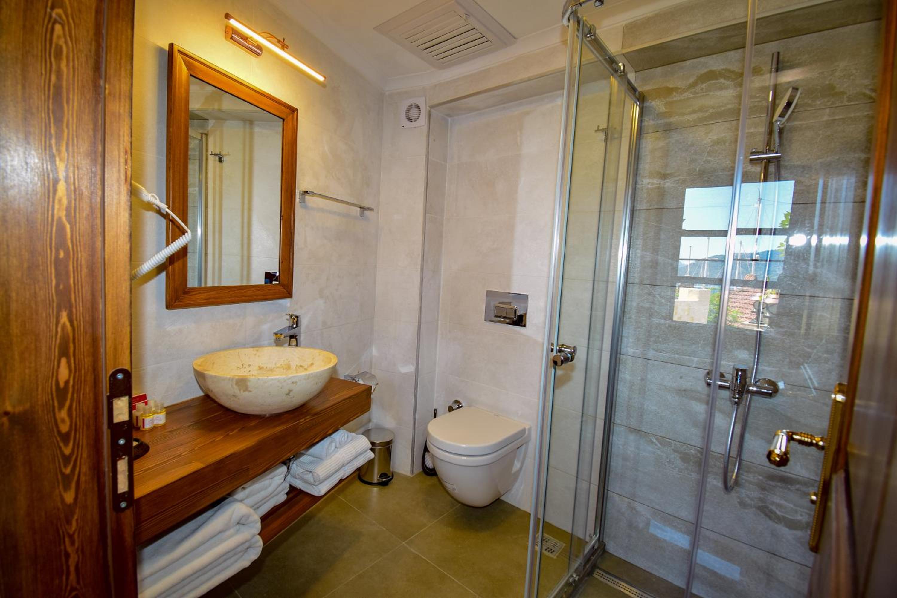 Standard Double Room - Photo 4