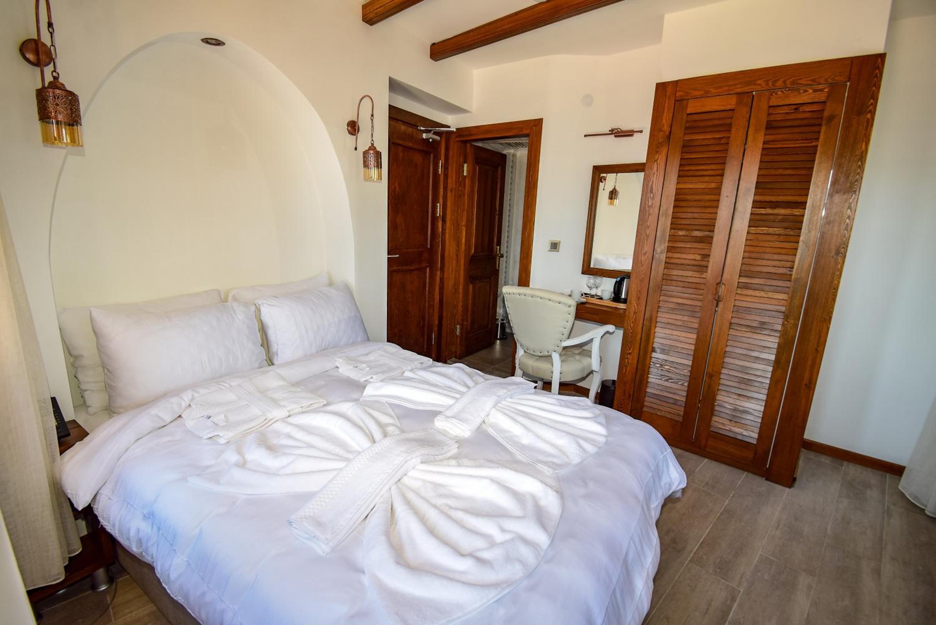 Standard Double Room - Photo 5