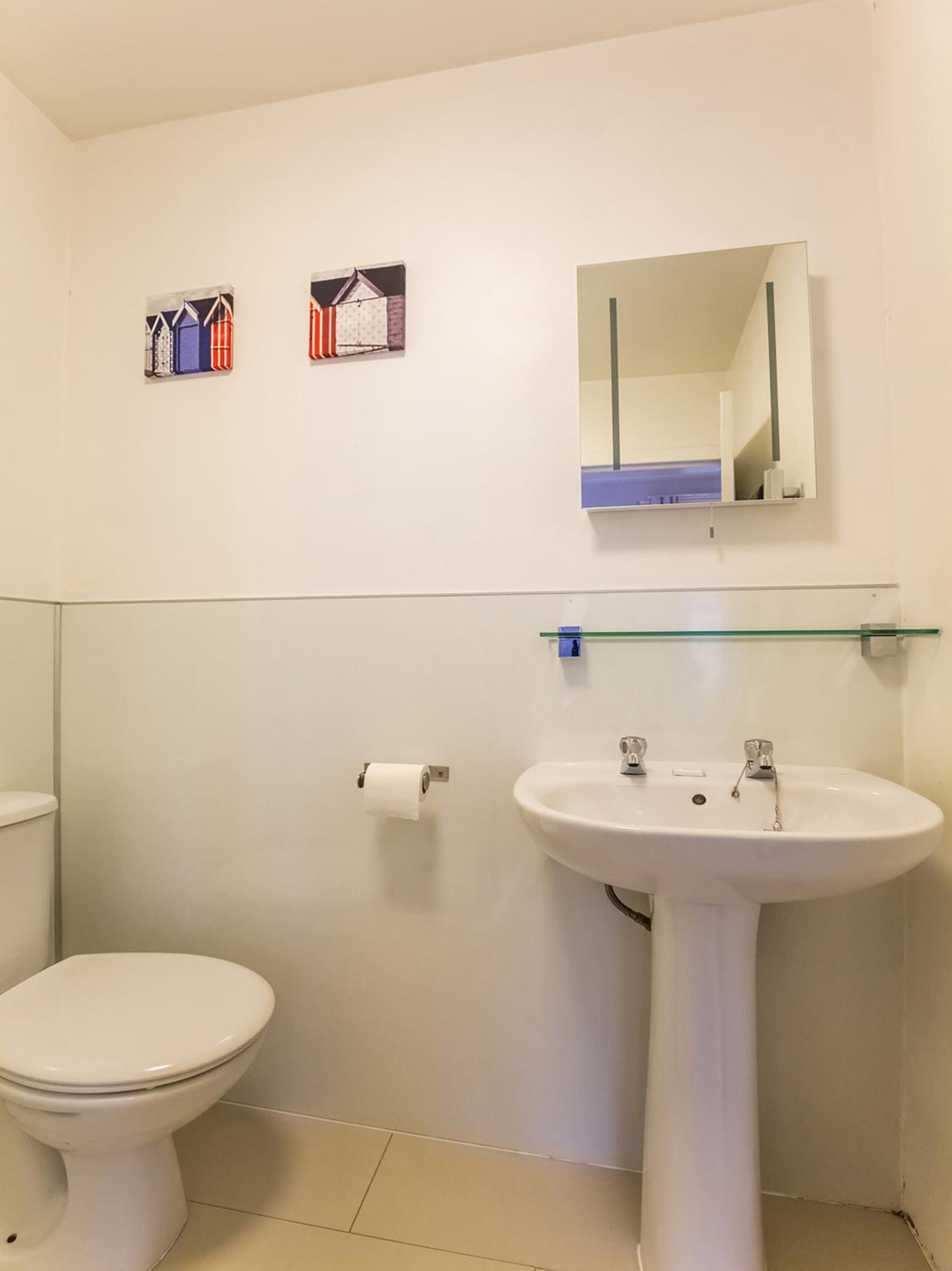 Twin Room with Shared Bathroom photo 3