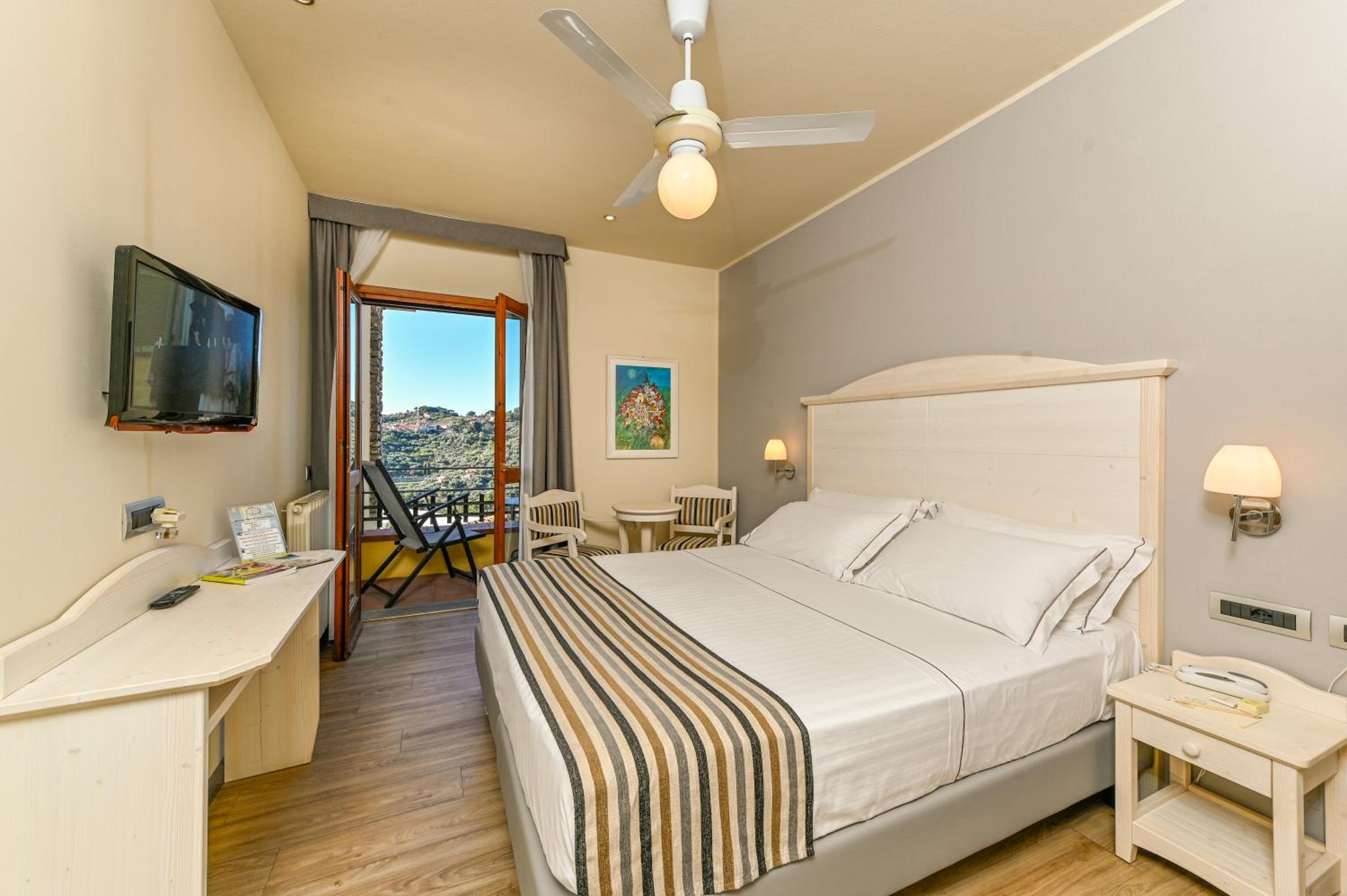 Superior Double or Twin Room photo 3