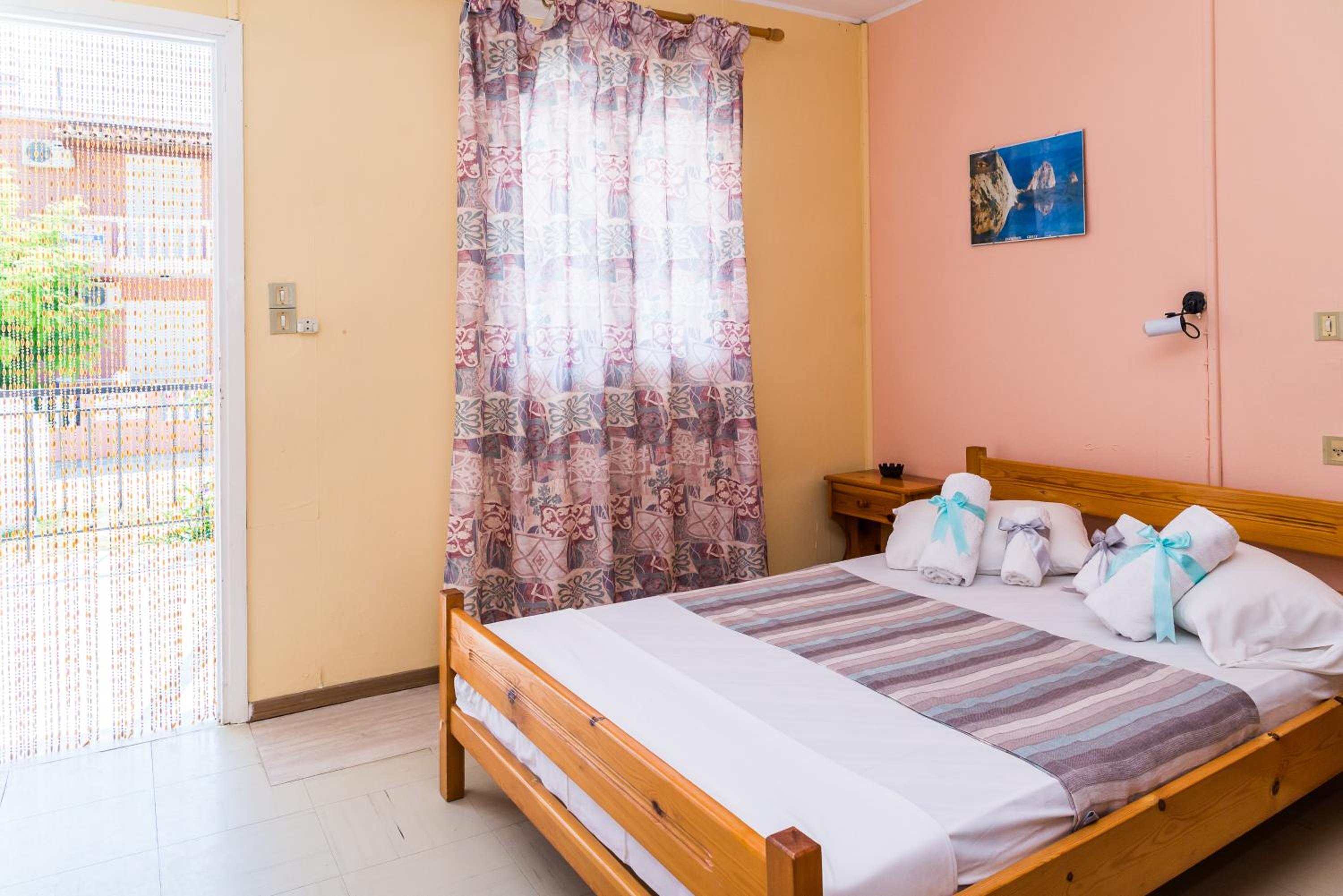 Standard Double Room - Photo 25