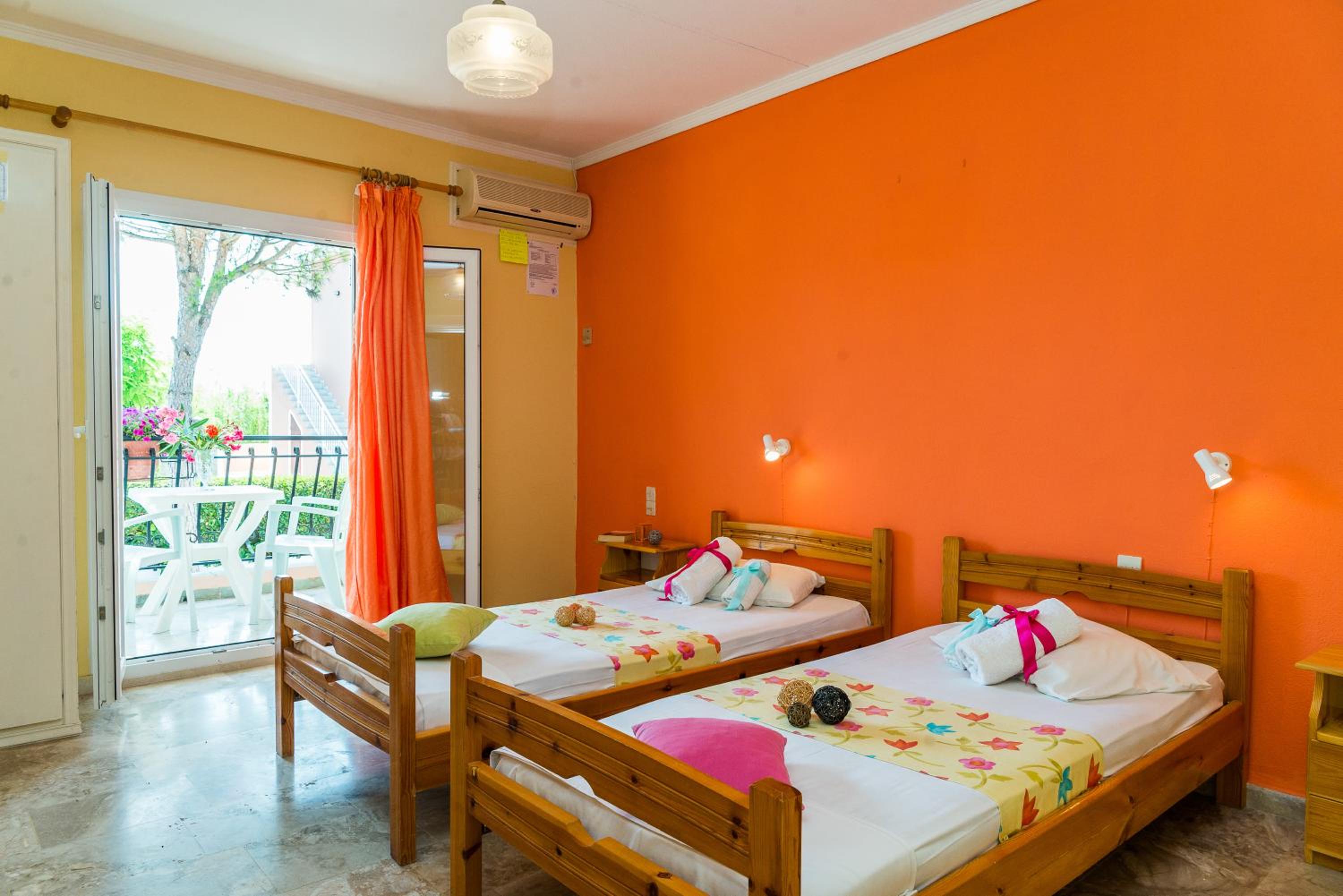 Standard Double Room - Photo 18
