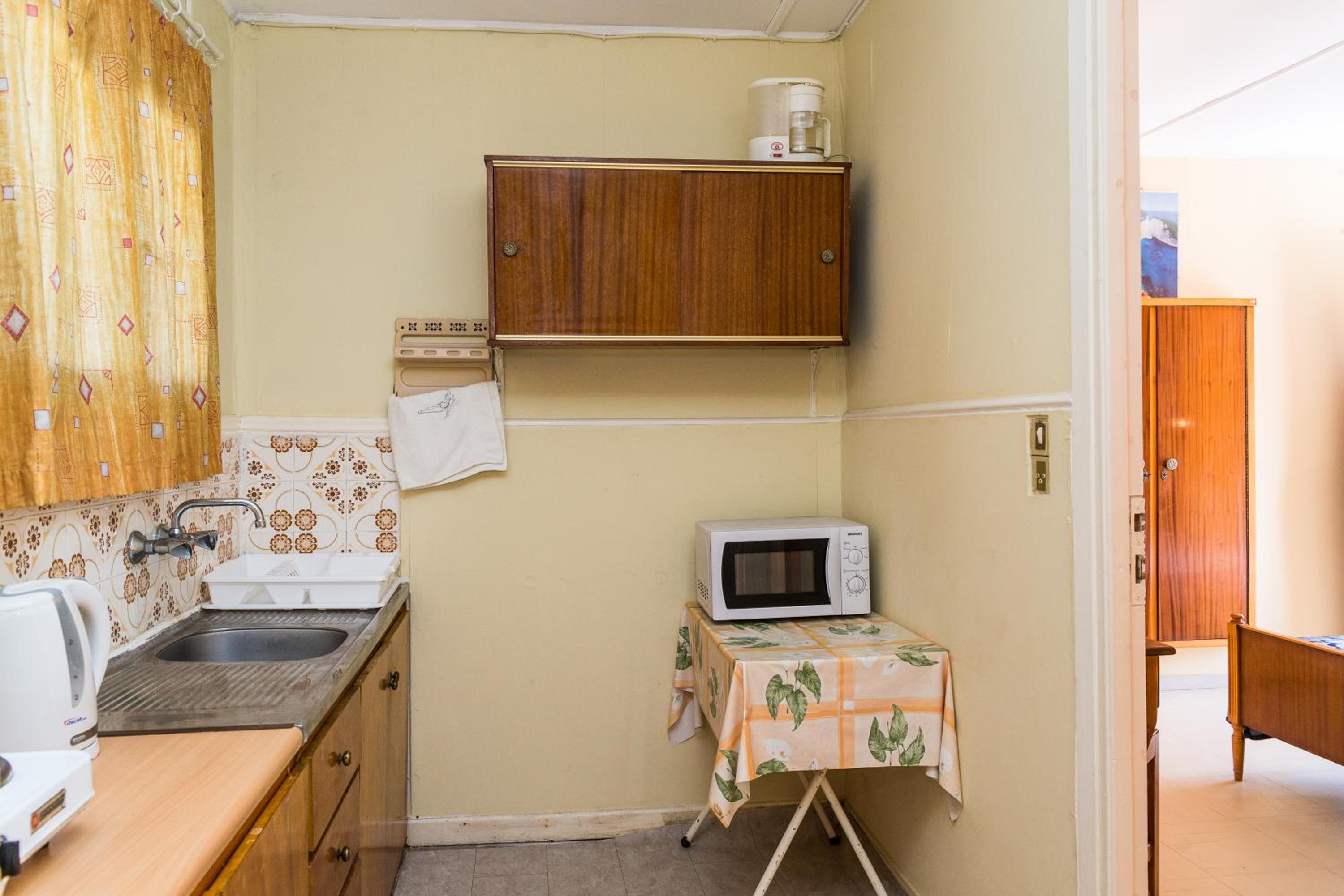 Standard Double Room - Photo 9