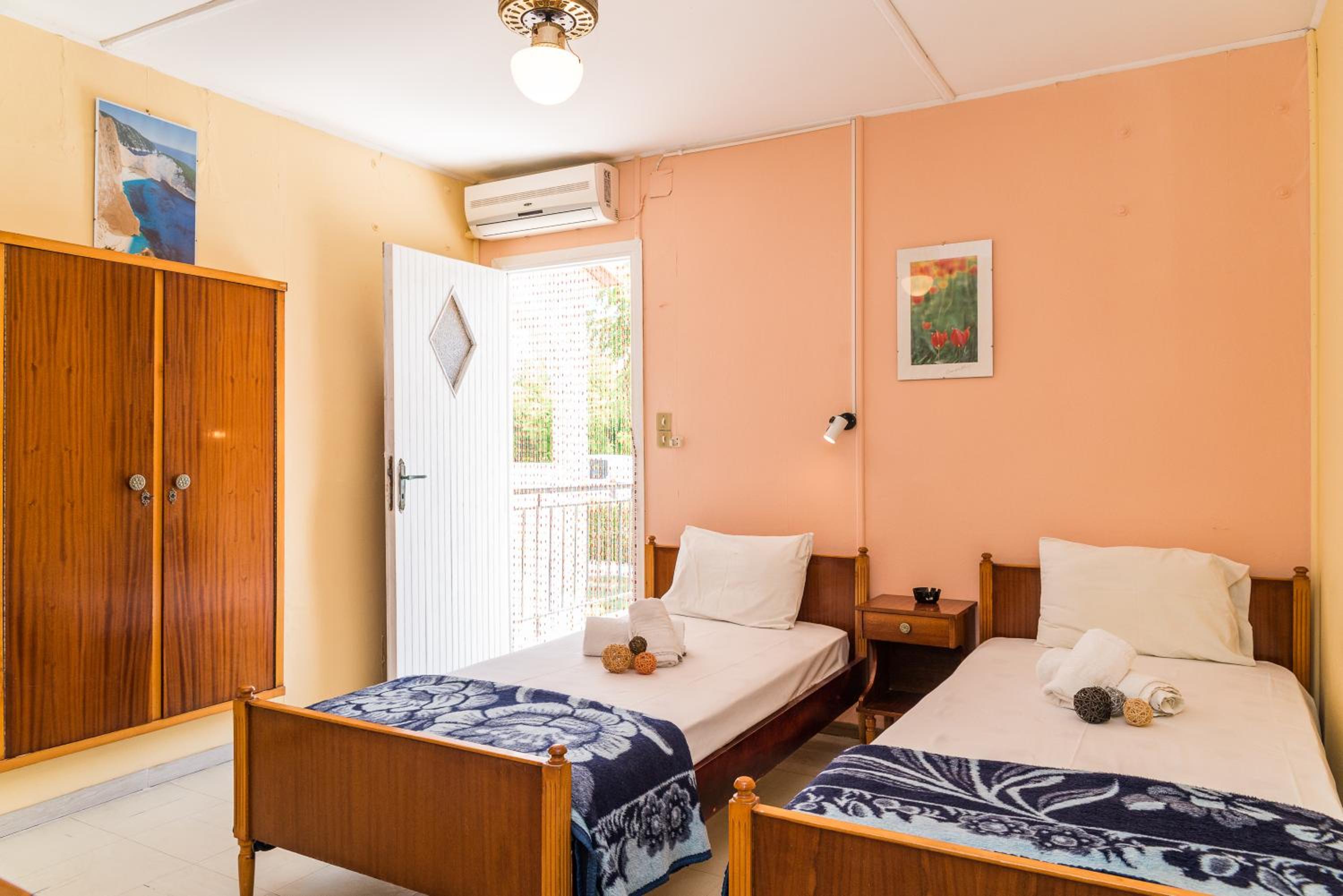 Standard Double Room - Photo 13