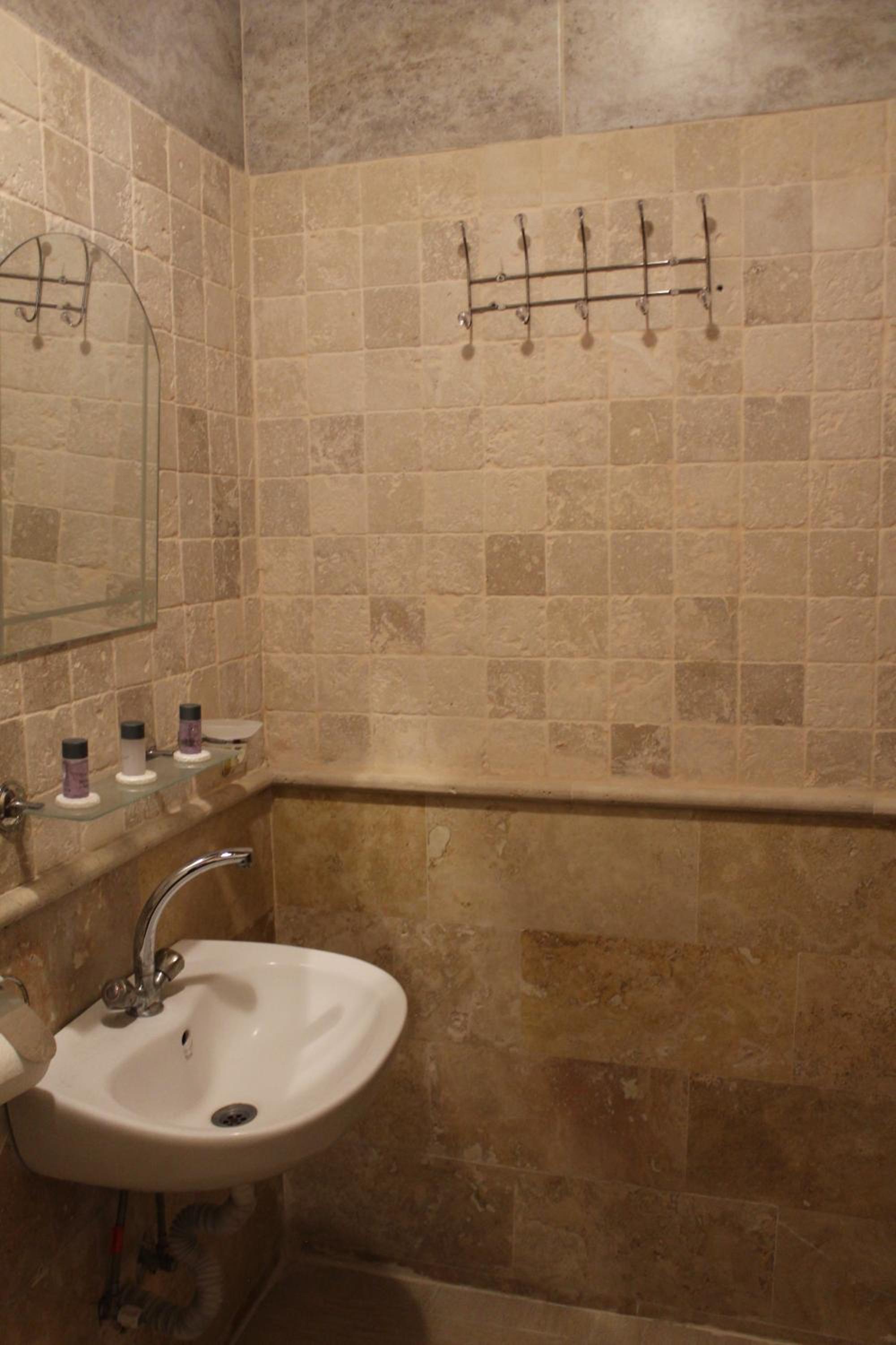 Standard Stone Room photo 3