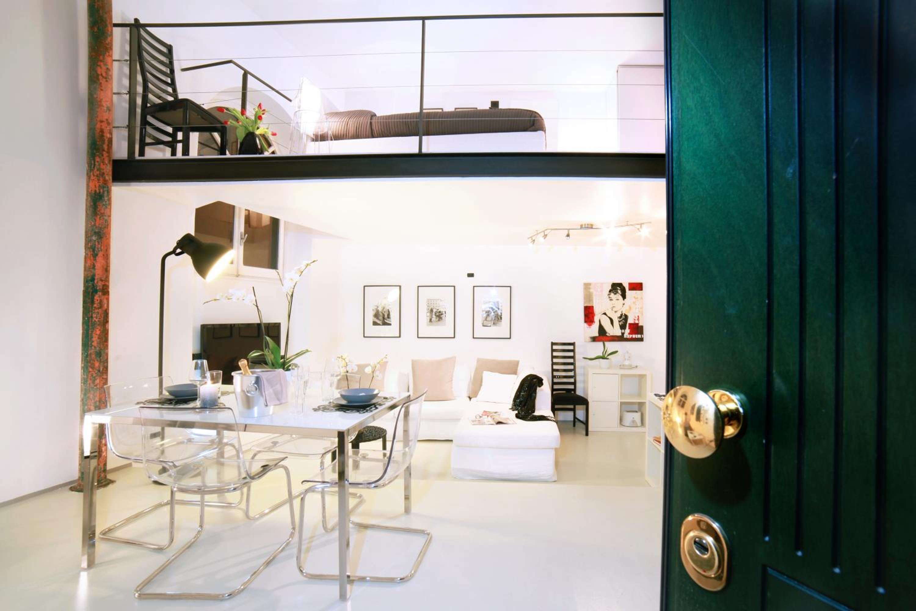 Deluxe Apartment with Terrace