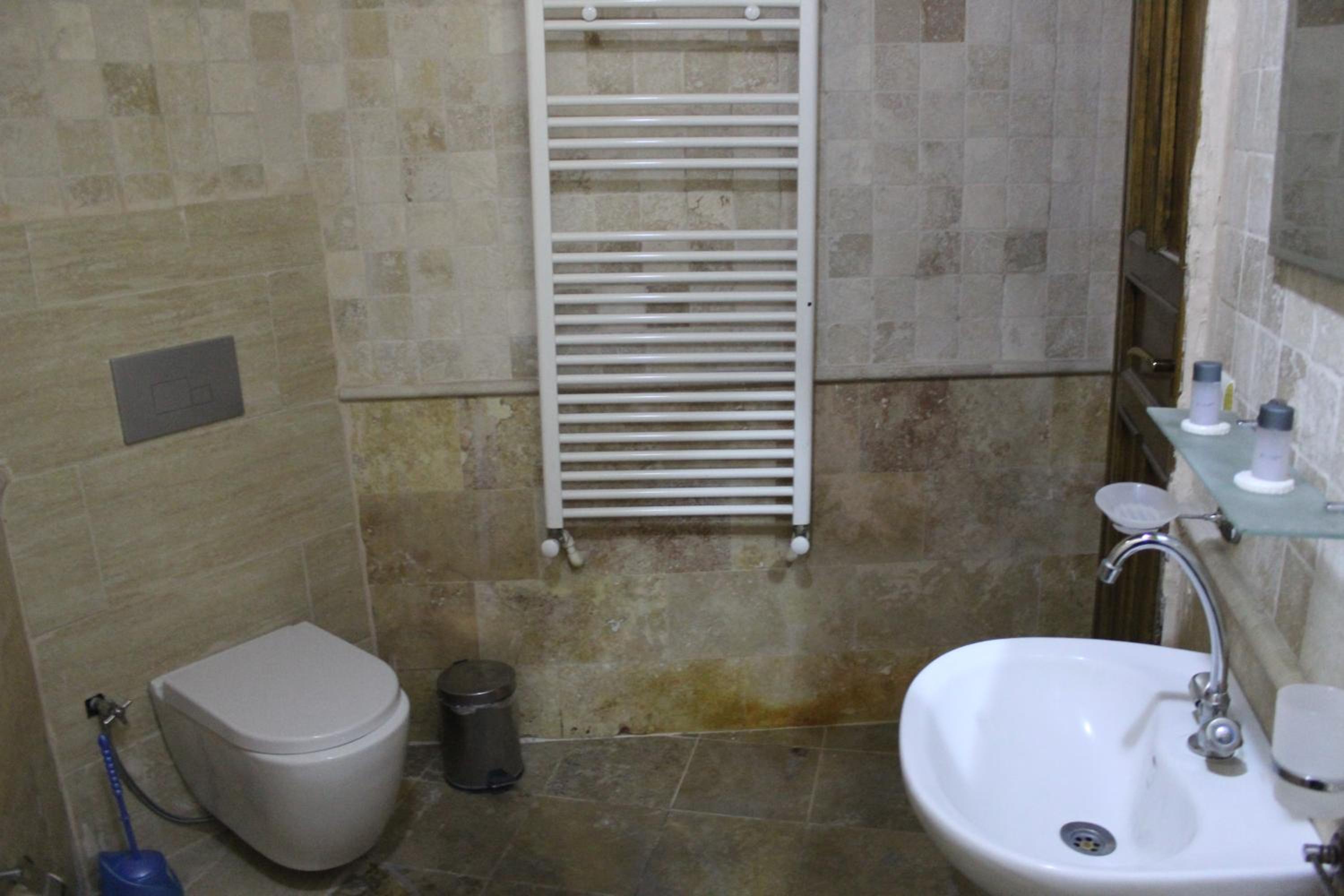 Panoramic Stone Room - Photo 3
