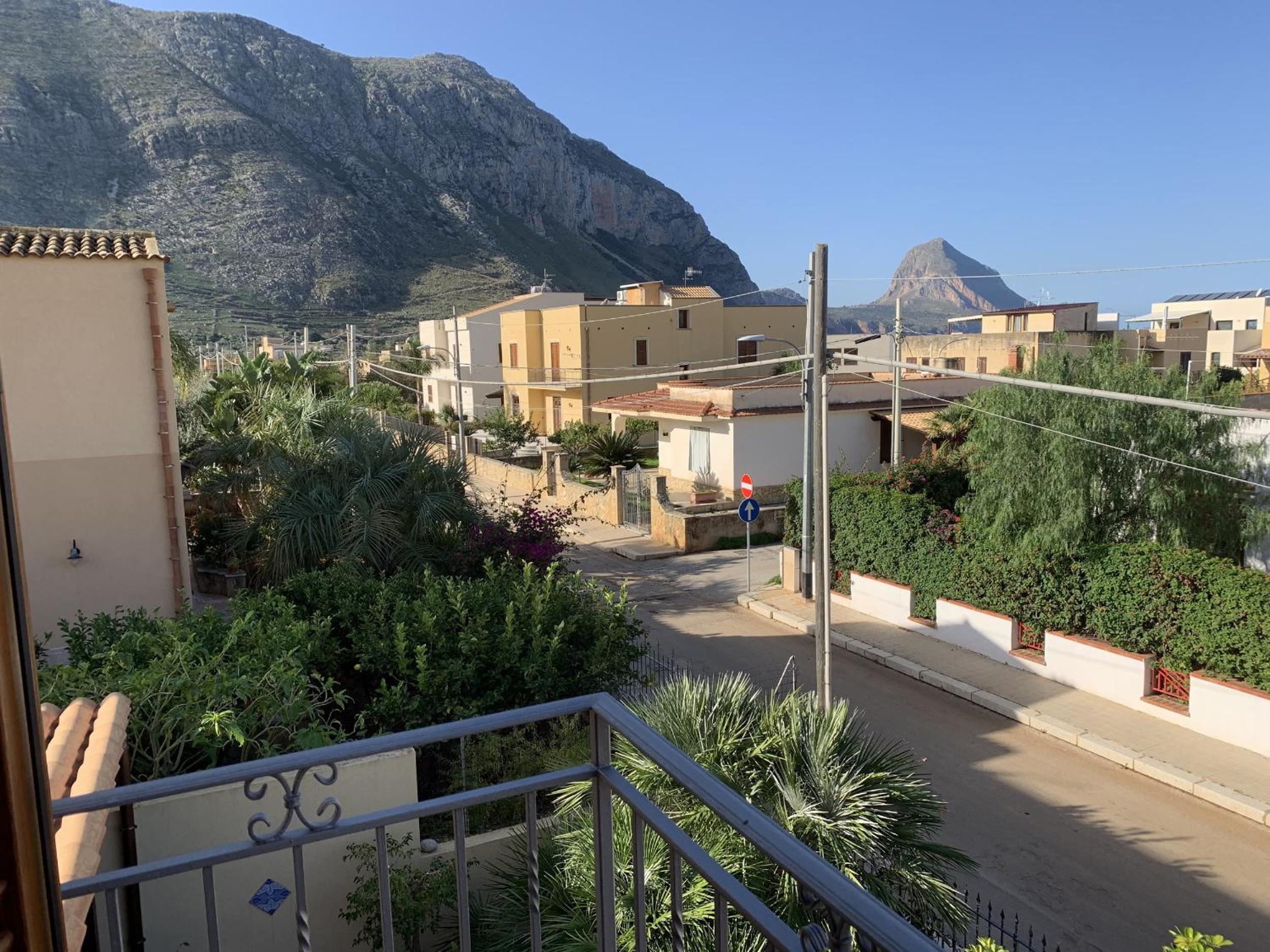 Superior Double Room with Balcony - Photo 11