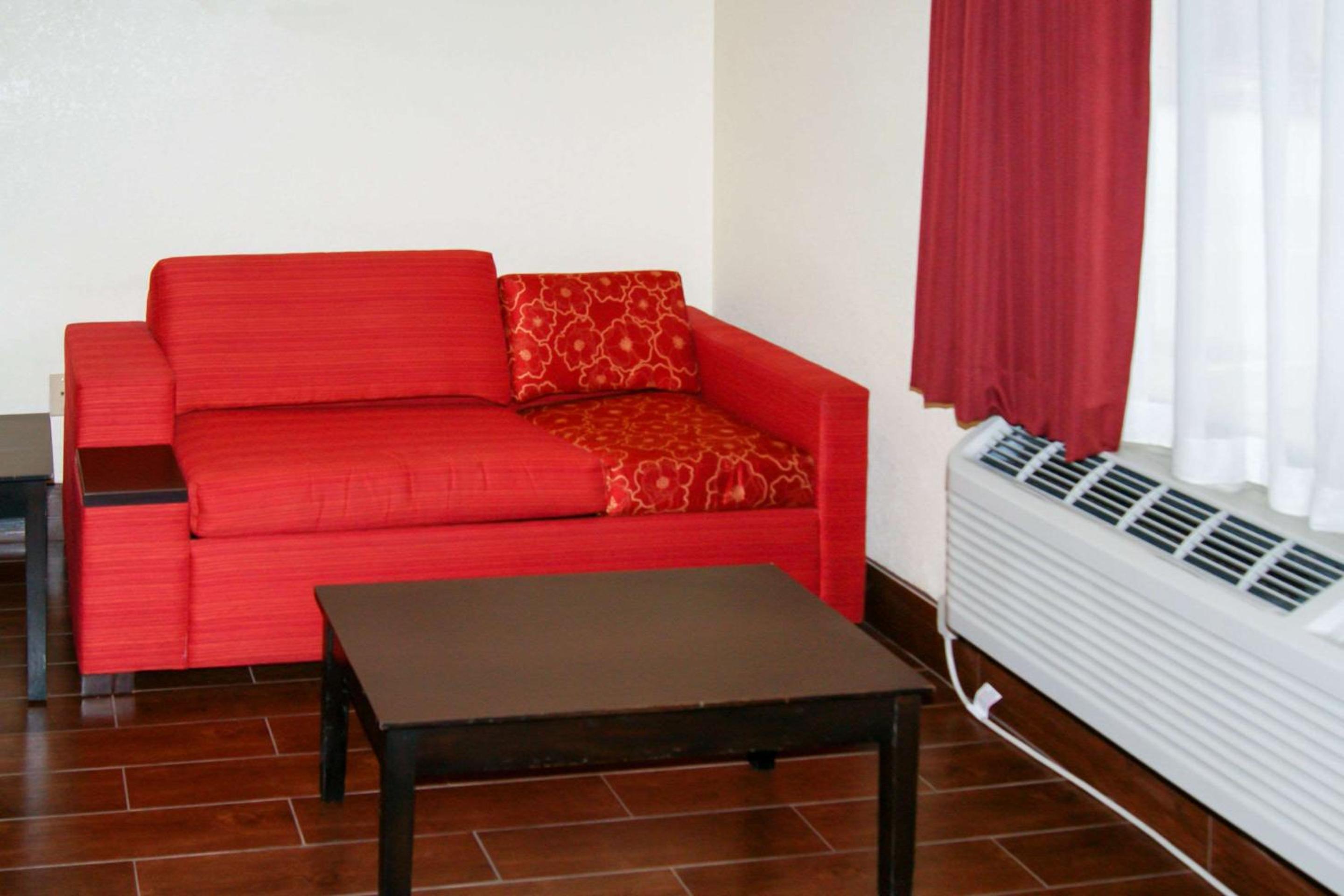 King Suite - Smoking - Photo 3