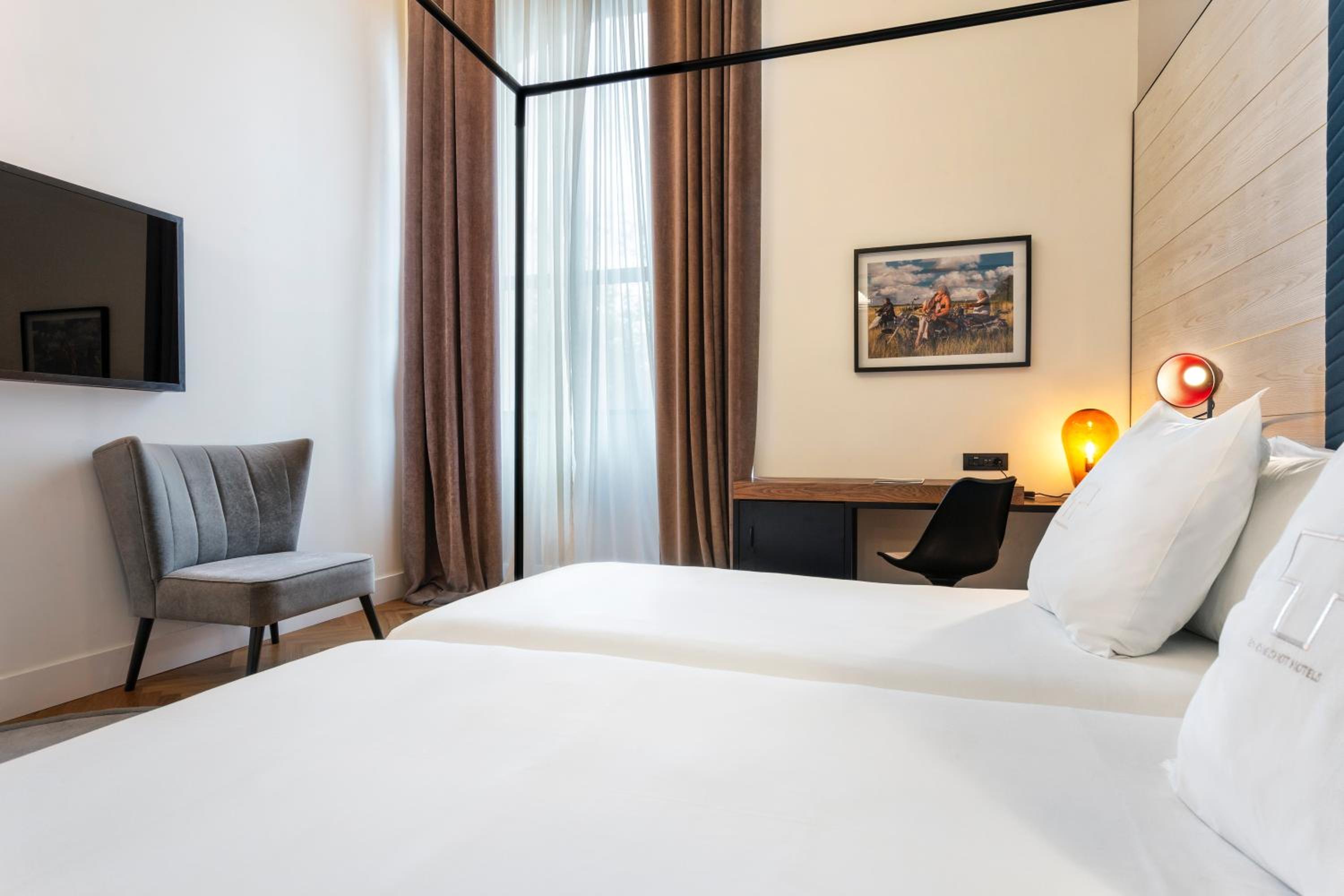 Superior Double or Twin Room photo 2