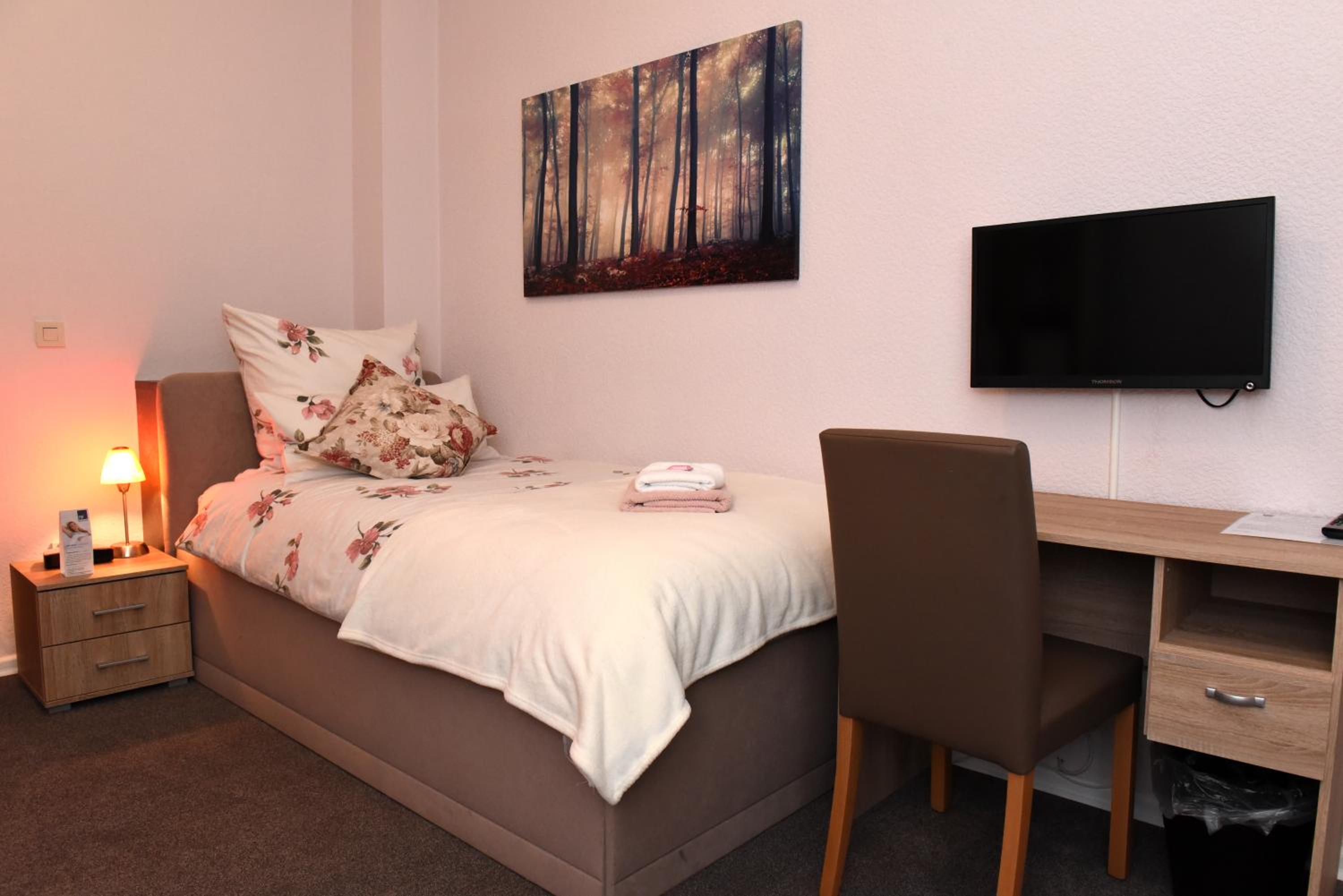 Single Room photo 3