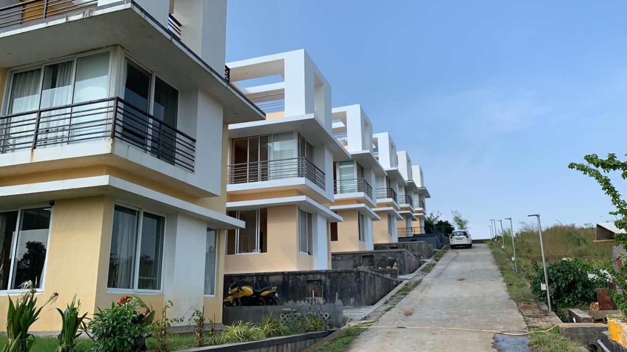 Three-Bedroom Villa photo 2