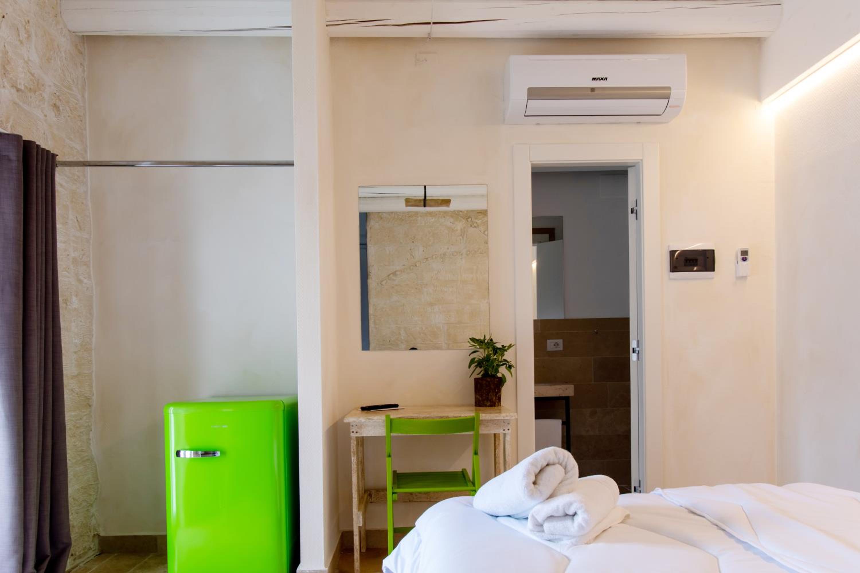 Large Double Room photo 1