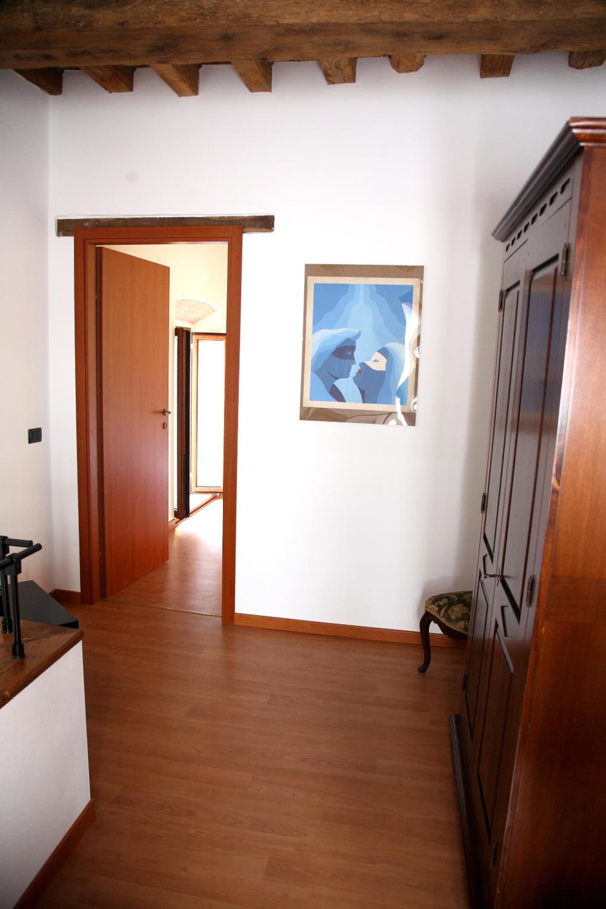 Suite - Photo 15
