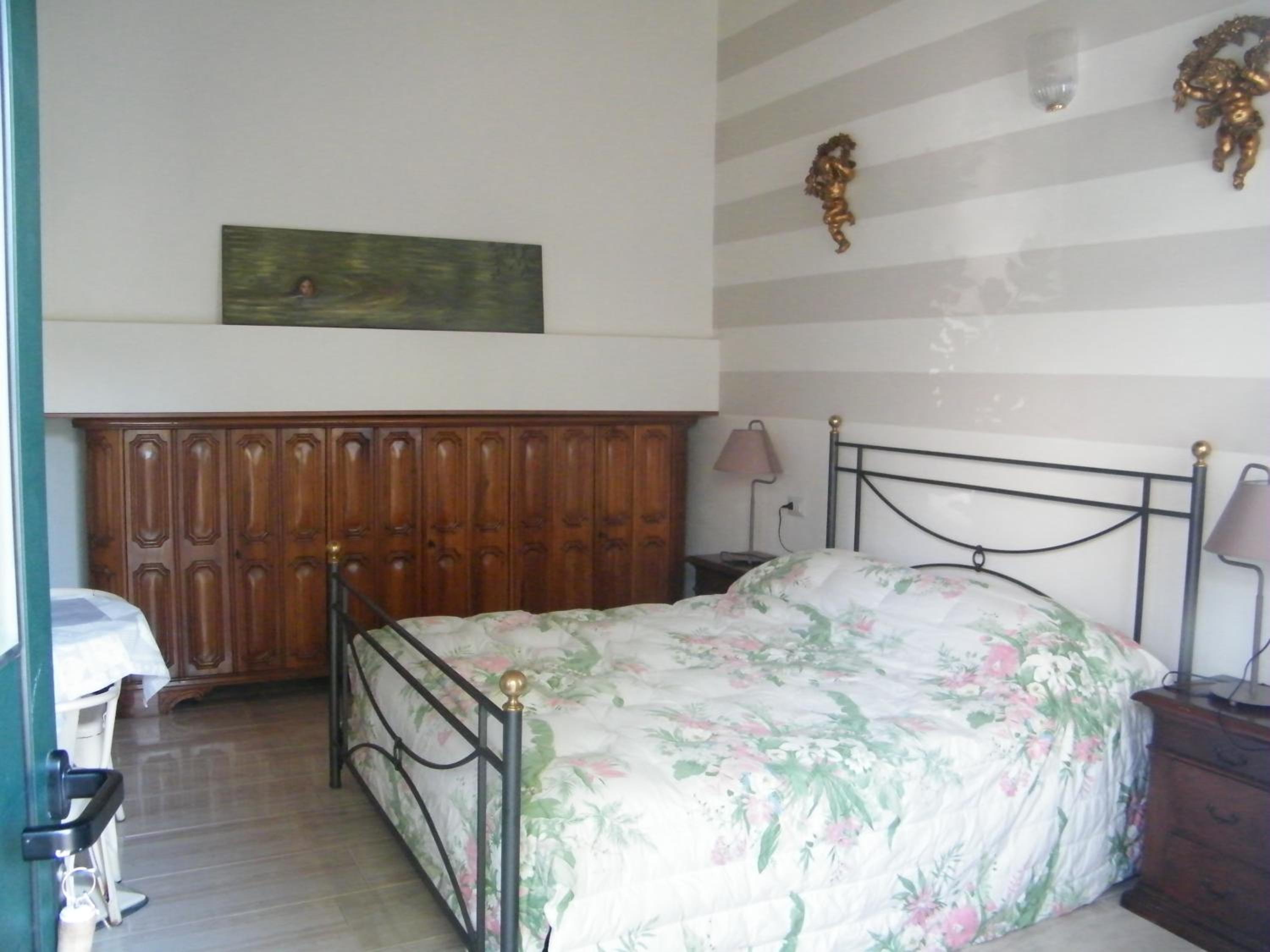Double Room with Private Bathroom photo 2