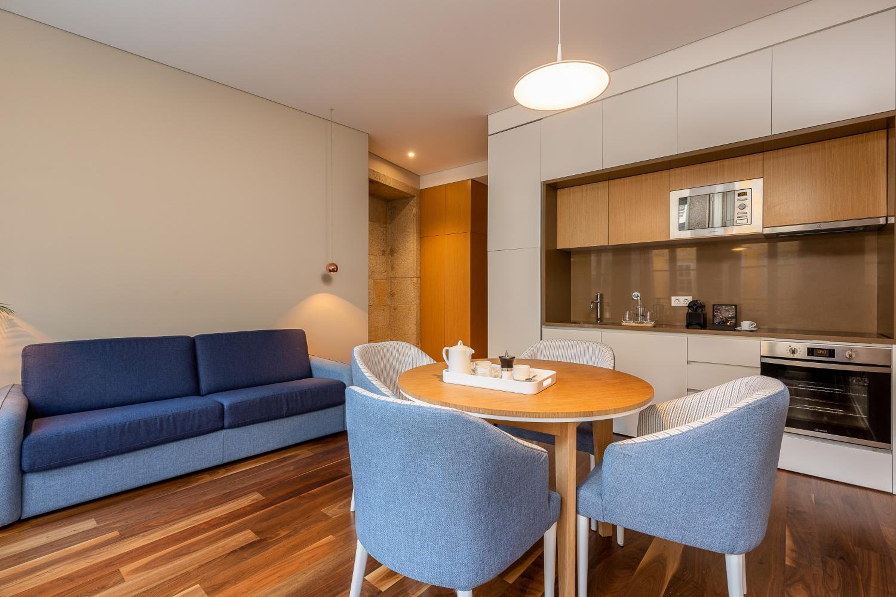 One-Bedroom Apartment with Balcony - Photo 7