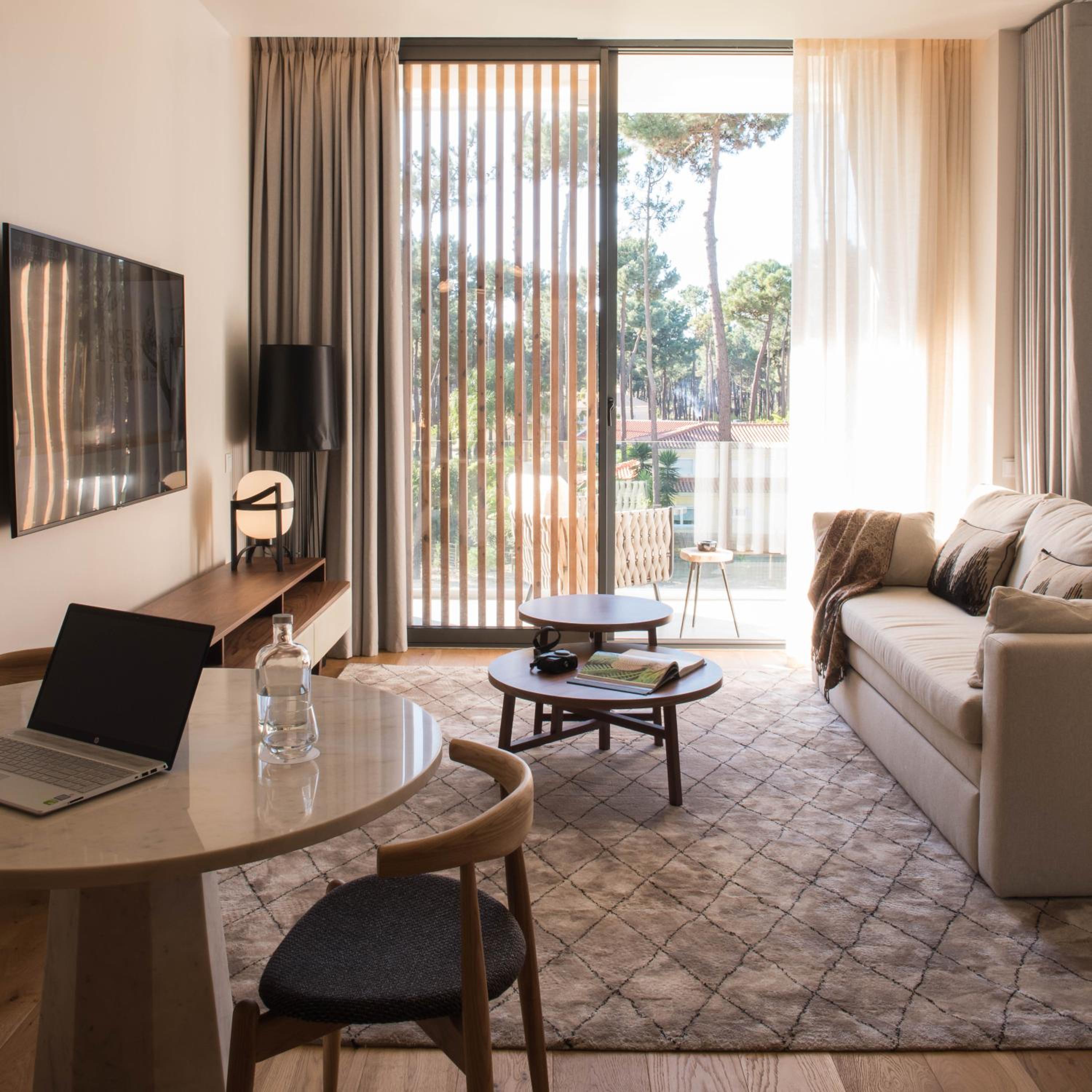 Suite with Balcony - Photo 6