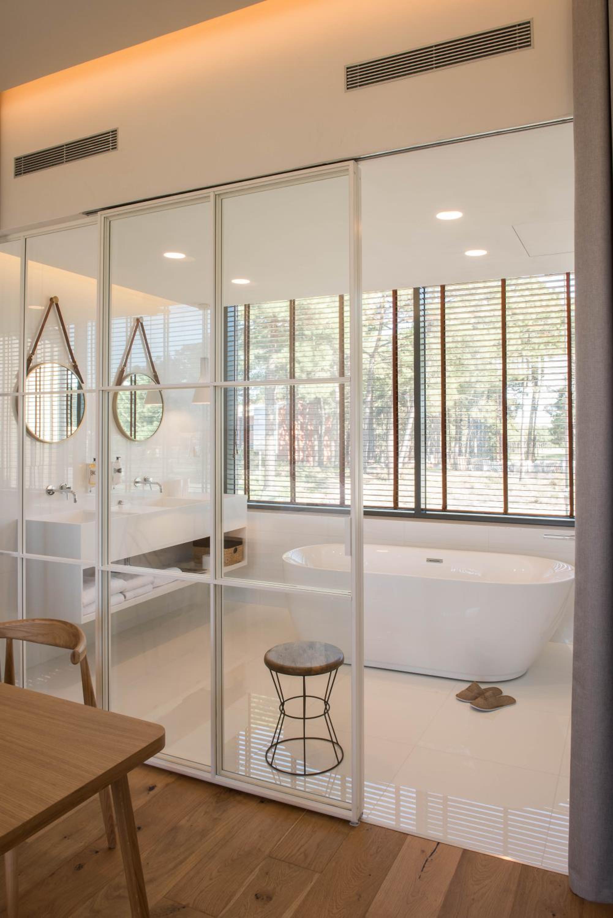 Suite with Balcony - Photo 11