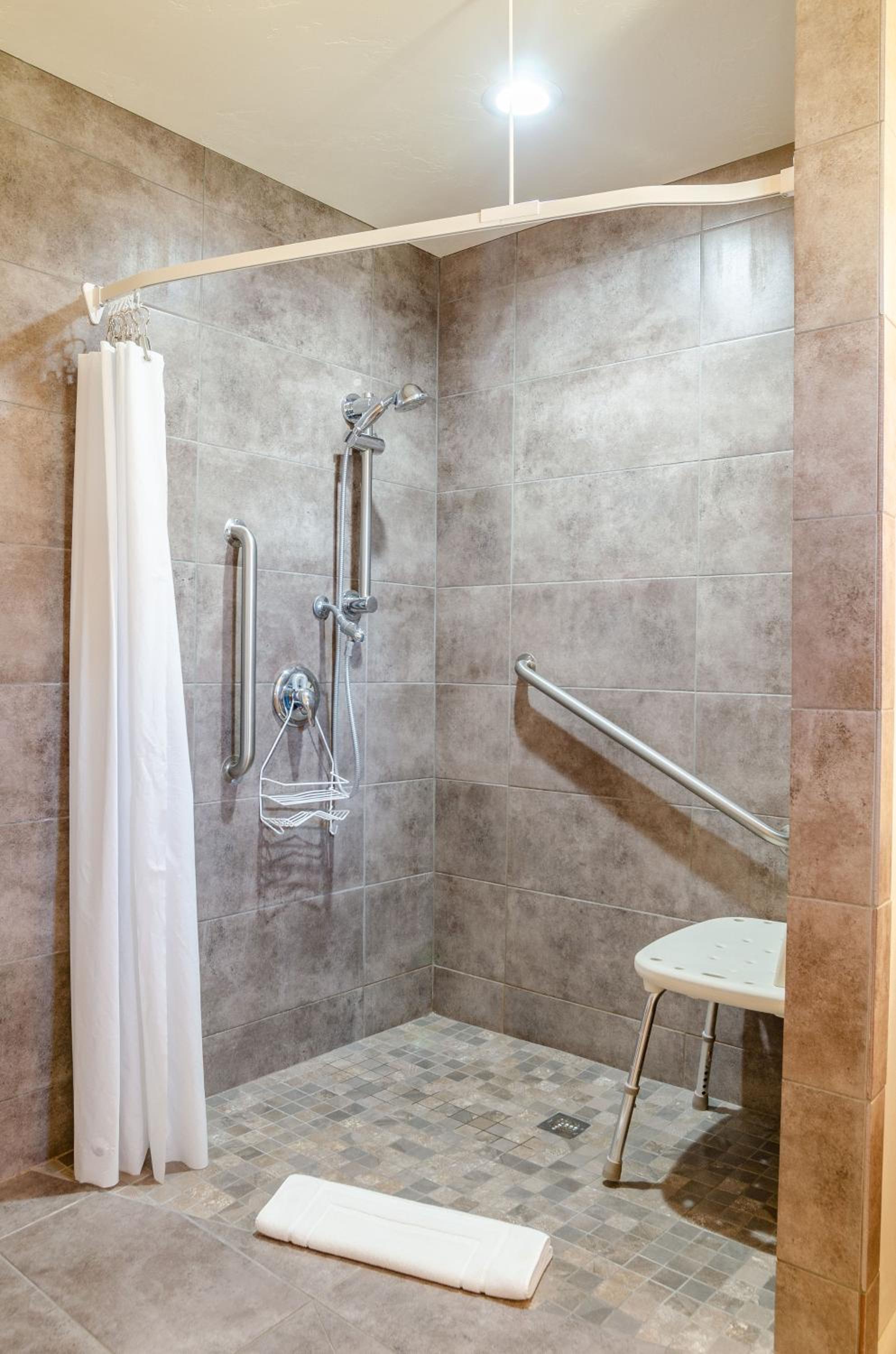 King Room - Disability Access - Photo 4