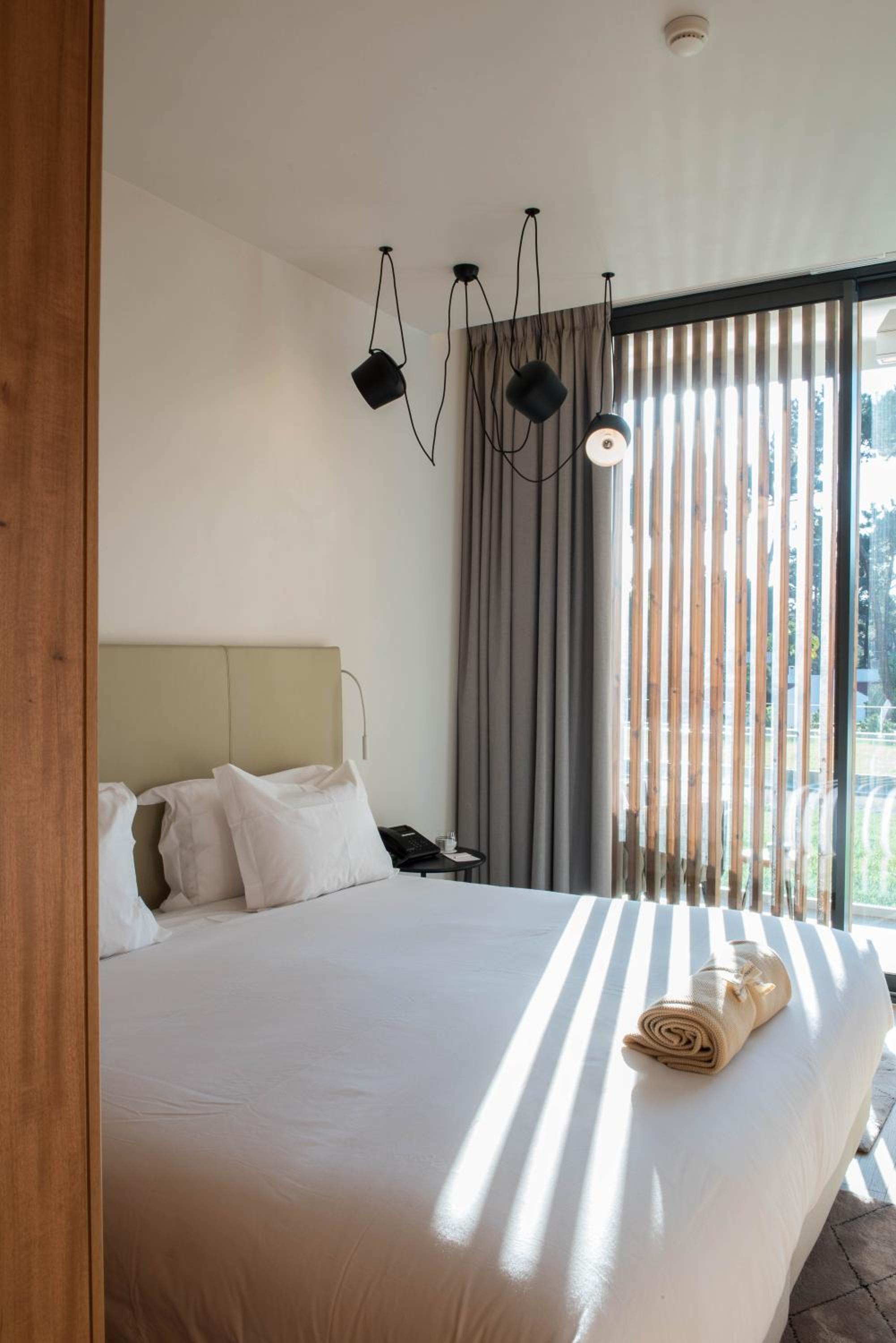 Double or Twin Room with View - Photo 1