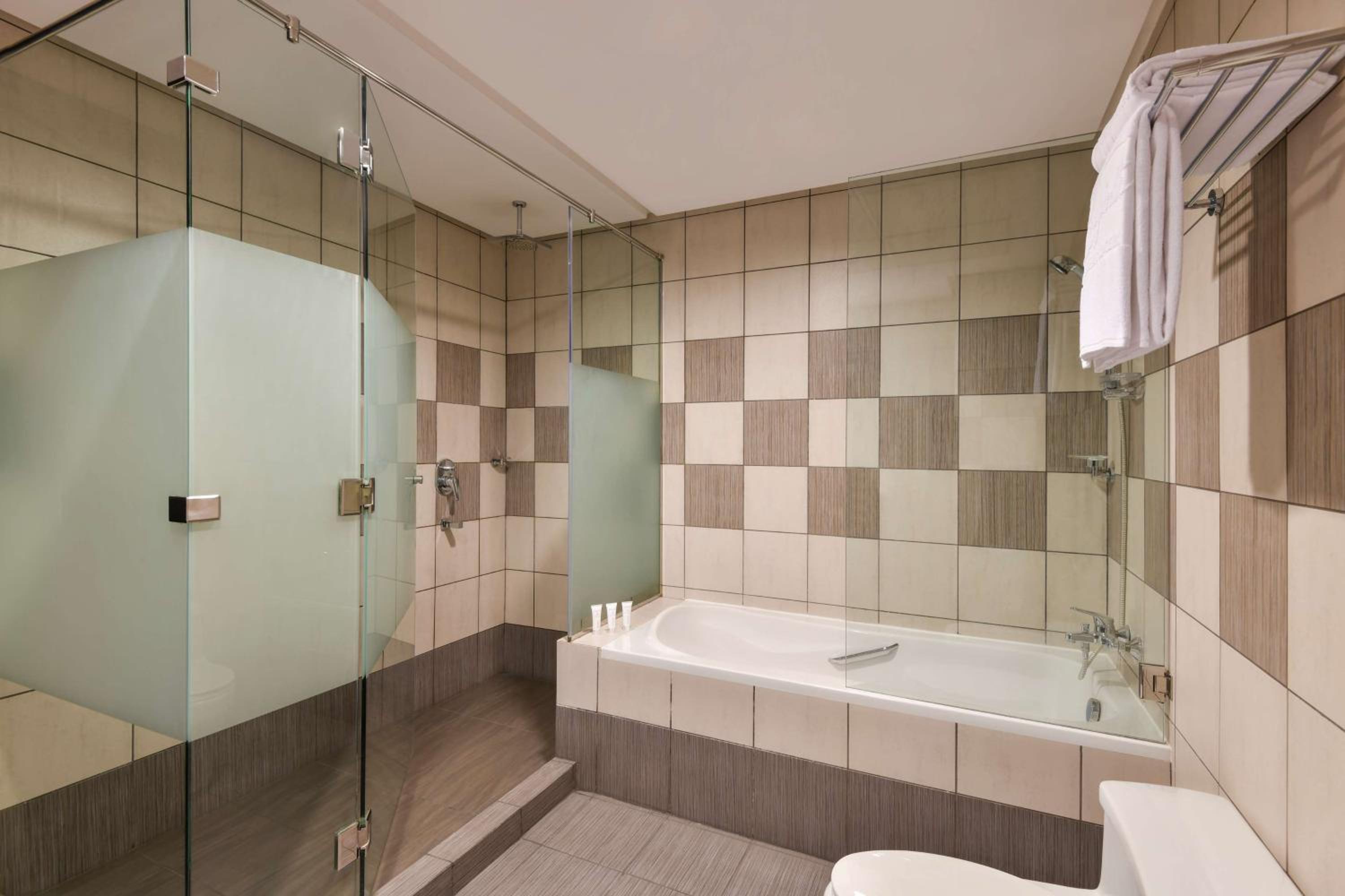 Superior Two-Bedroom Suite - Photo 8