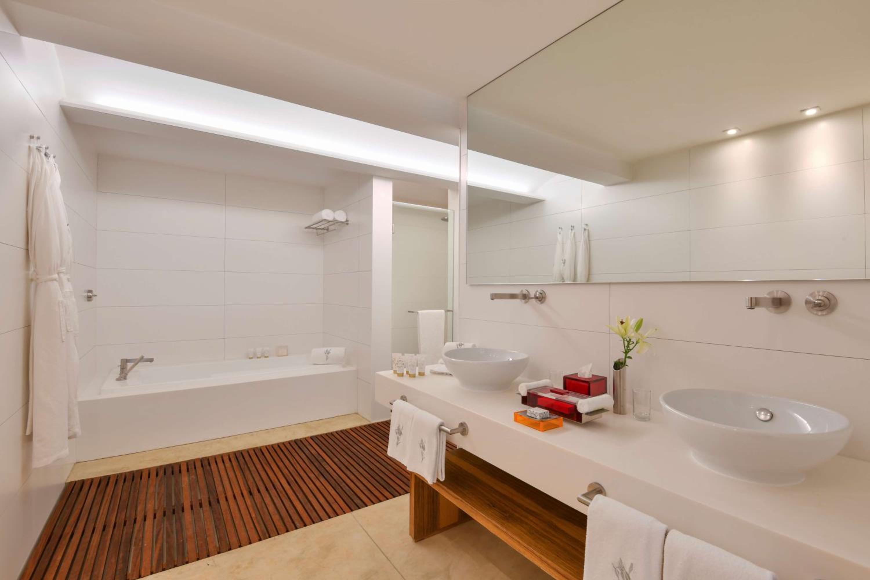 Royal Suite - Photo 17