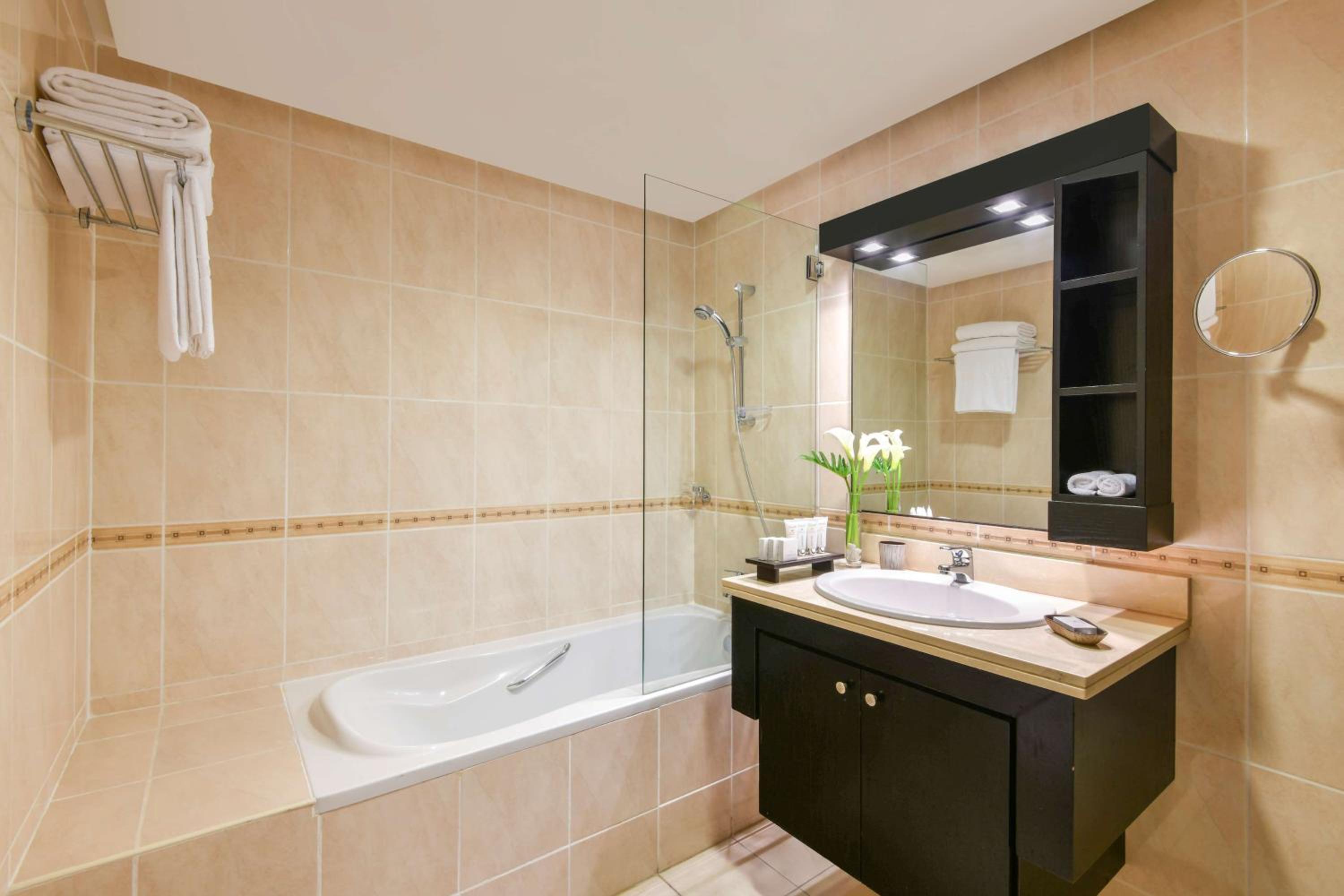 Superior Four Bedroom Suite - Photo 2