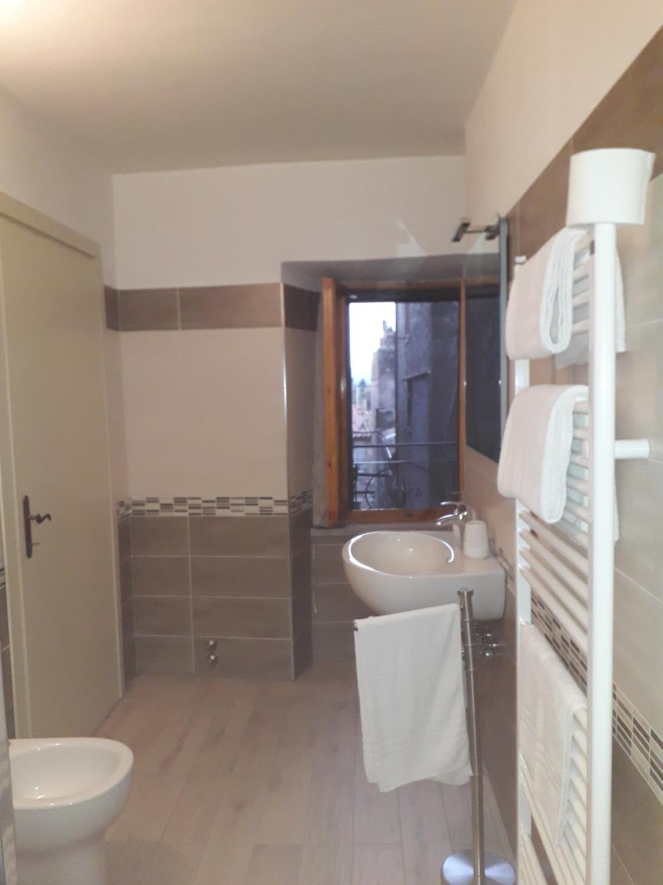 Two-Bedroom Apartment - Photo 25
