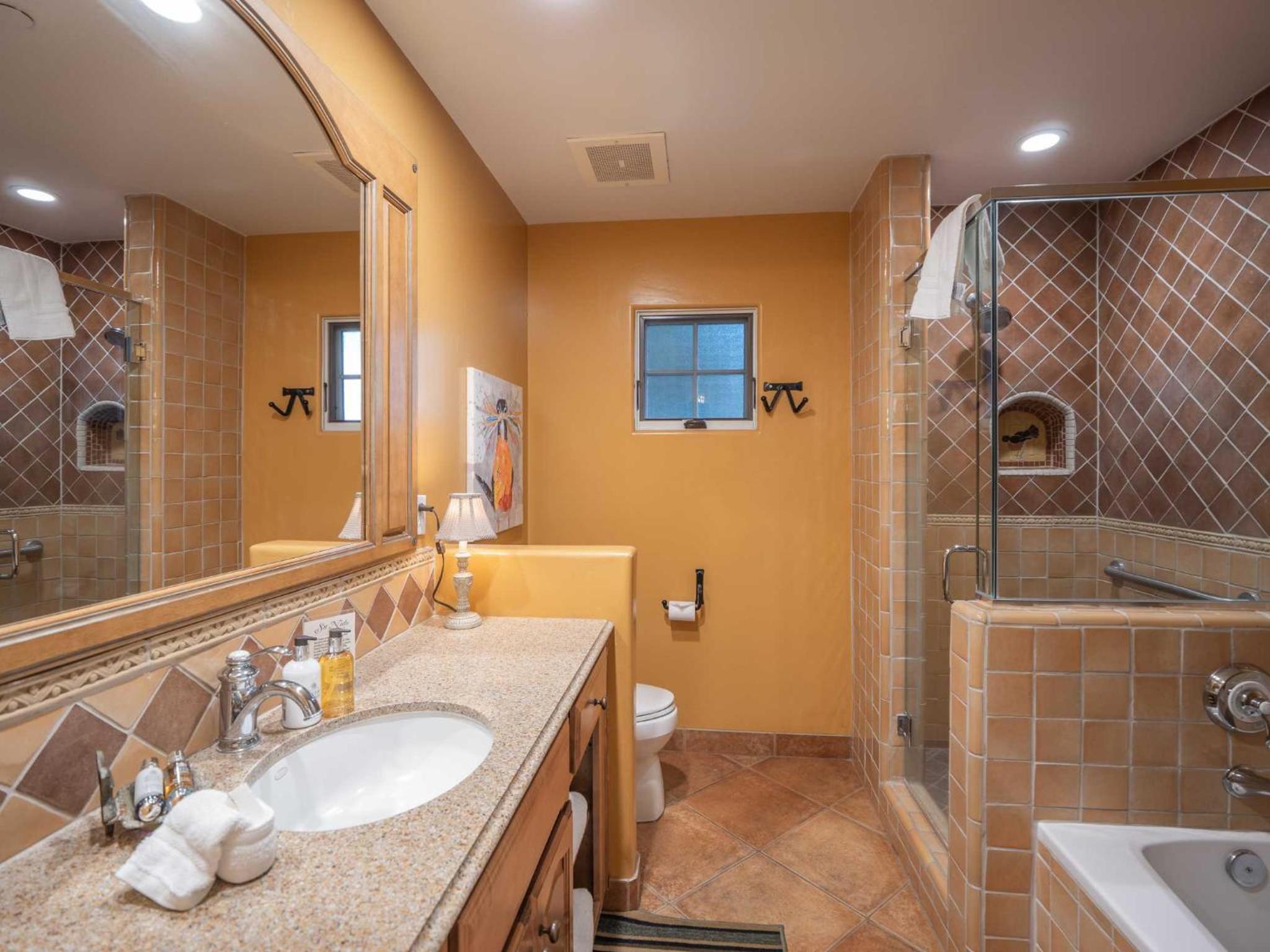 Luxury Suite 4 photo 2