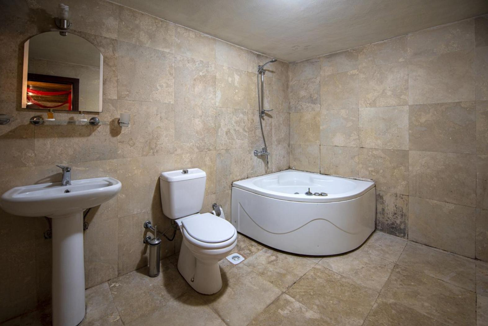 Triple Cave Room - Photo 20