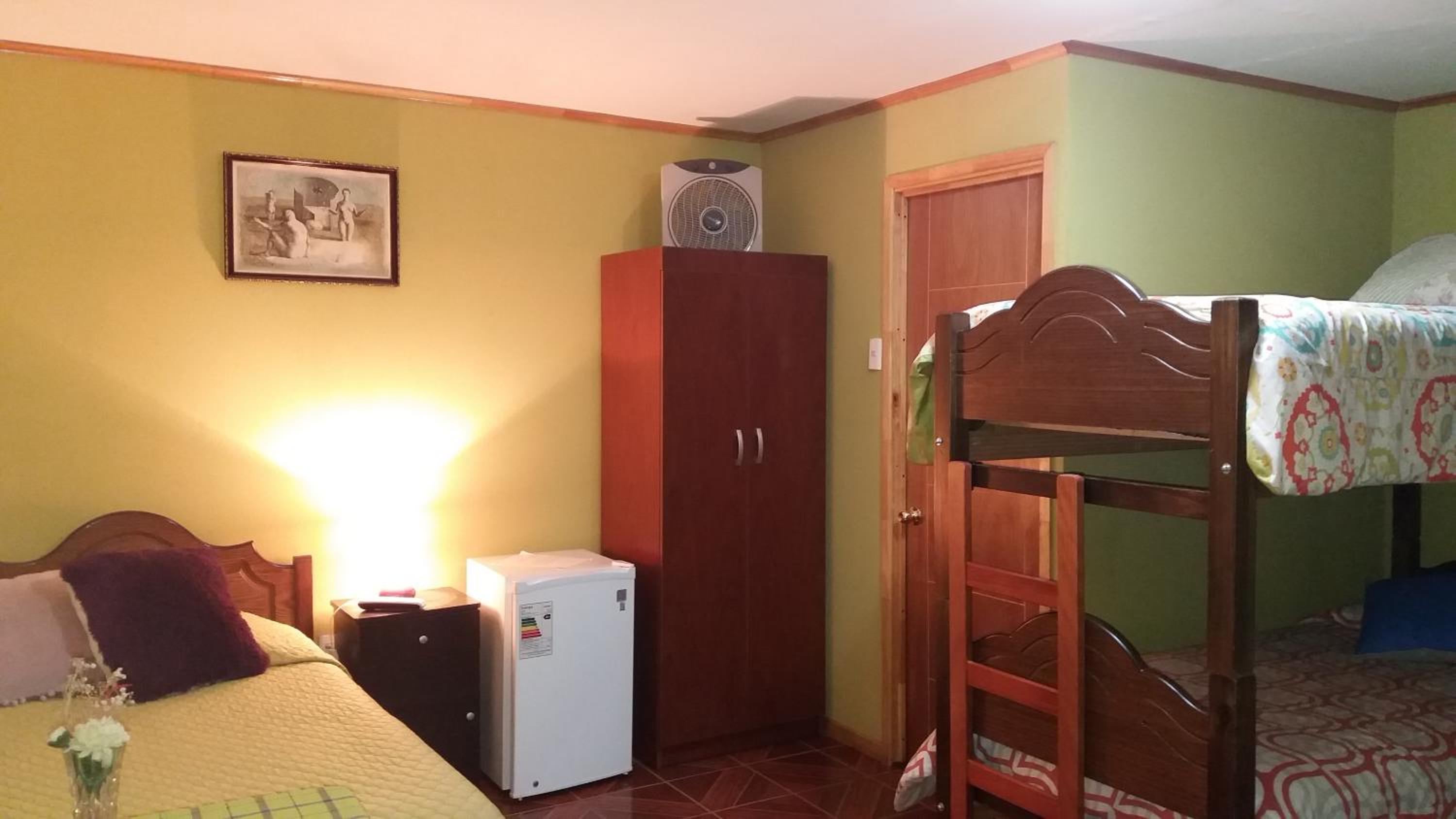 Quadruple Room with Private Bathroom photo 1