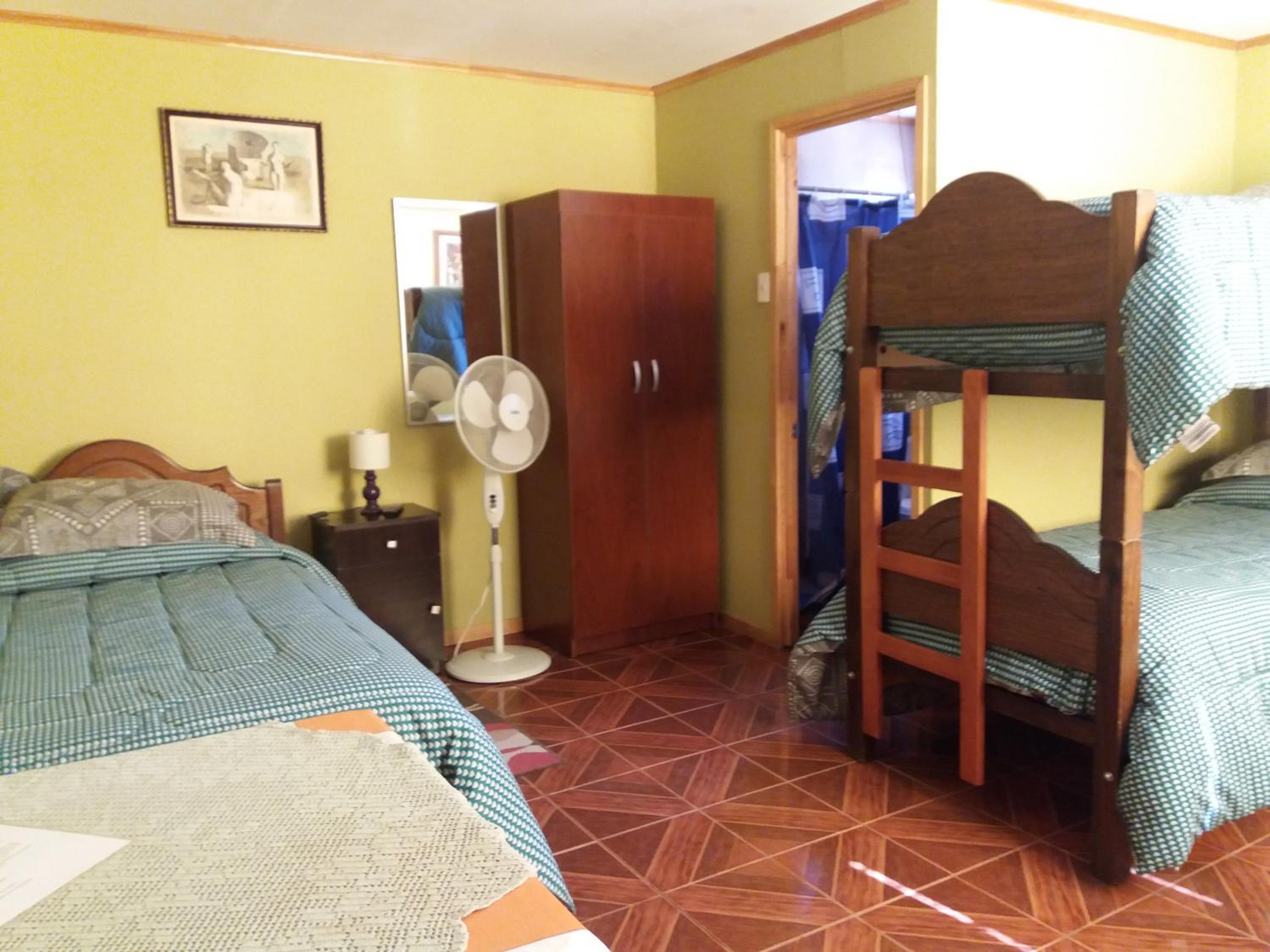 Quadruple Room with Private Bathroom photo 3