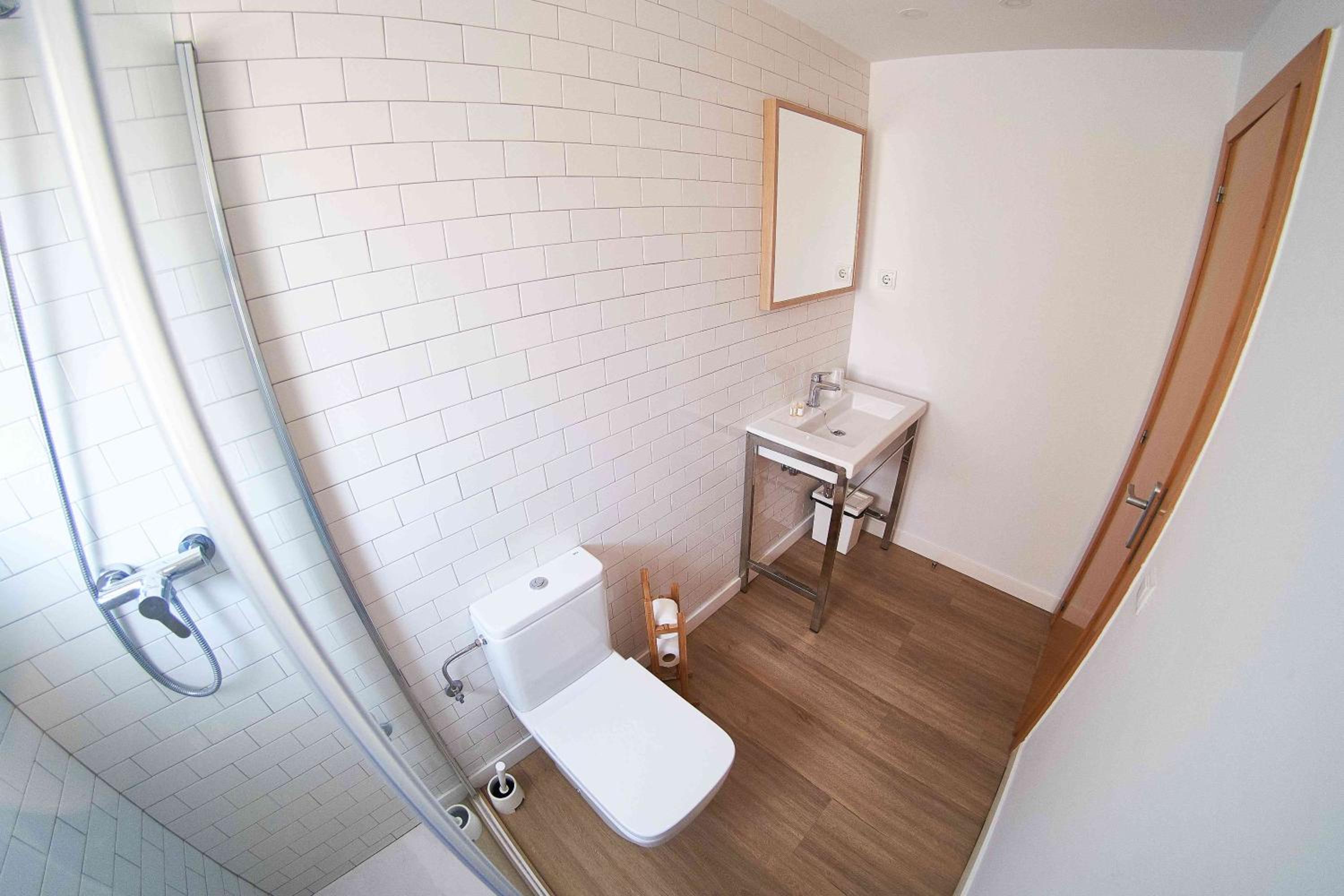 Twin Room - Photo 2