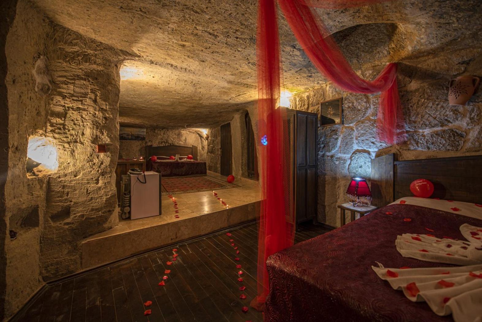 Triple Cave Room - Photo 11
