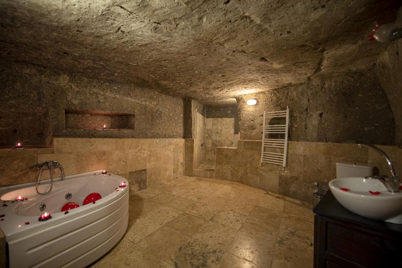 Triple Cave Room - Photo 9