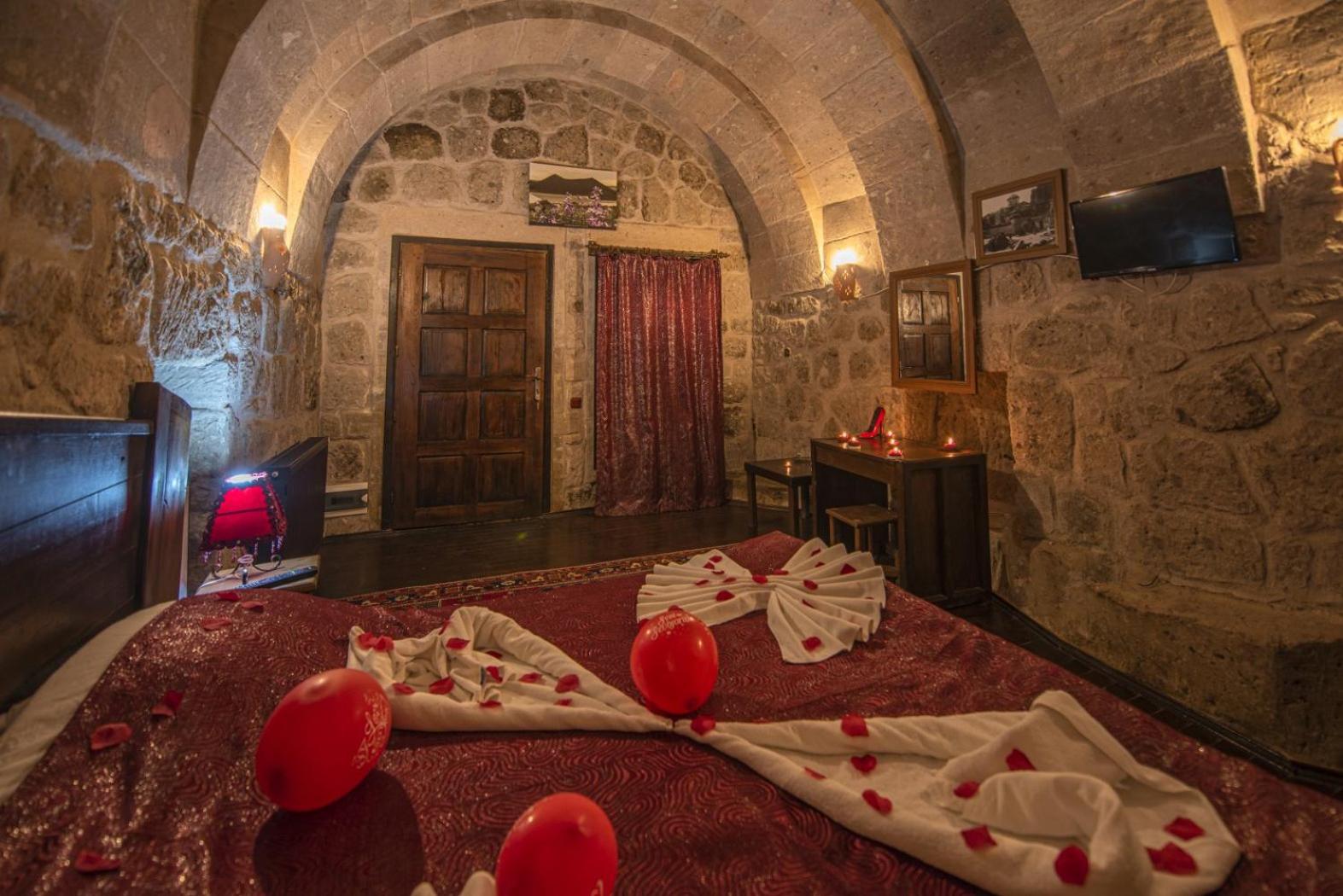 Triple Cave Room - Photo 8