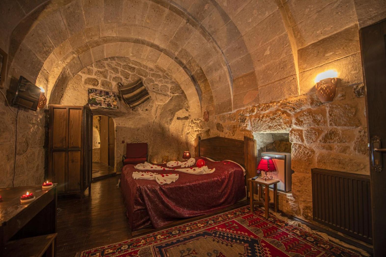 Double or Twin Cave Room - Photo 11