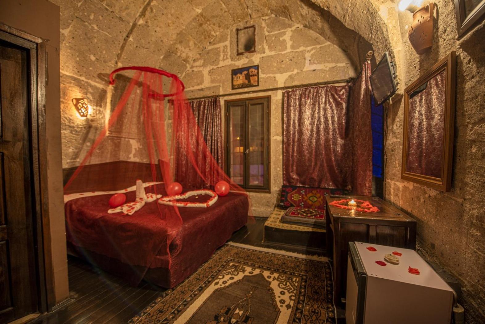Double or Twin Cave Room - Photo 8
