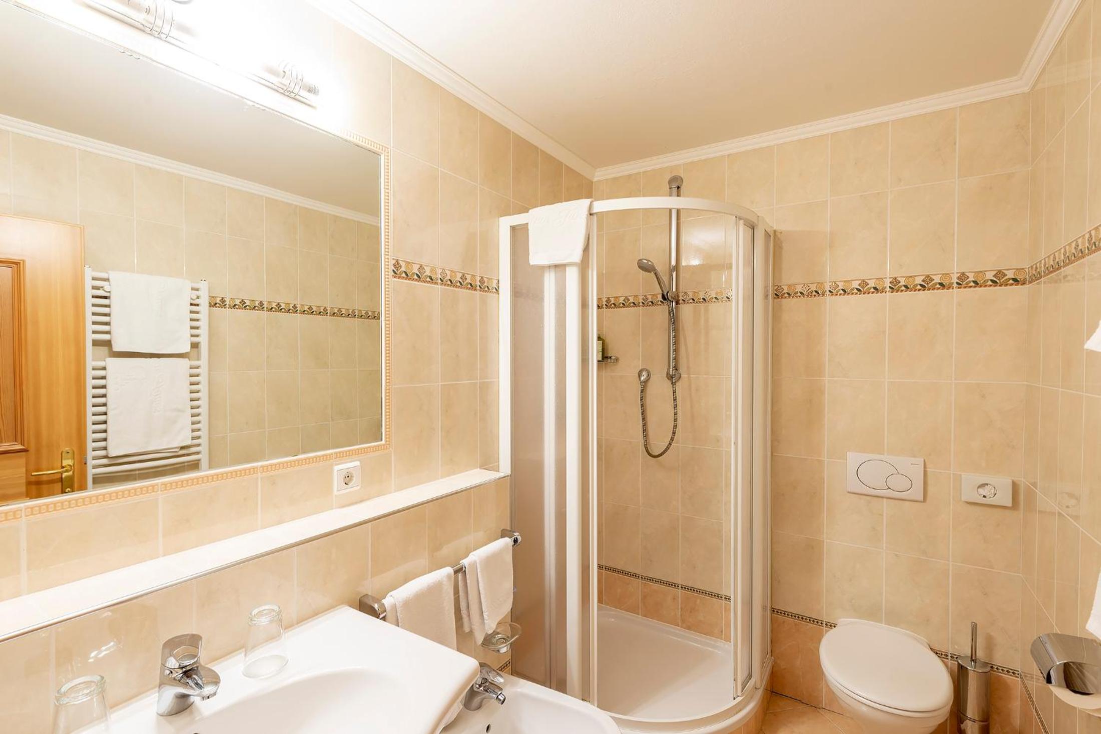 Standard Triple Room photo 3