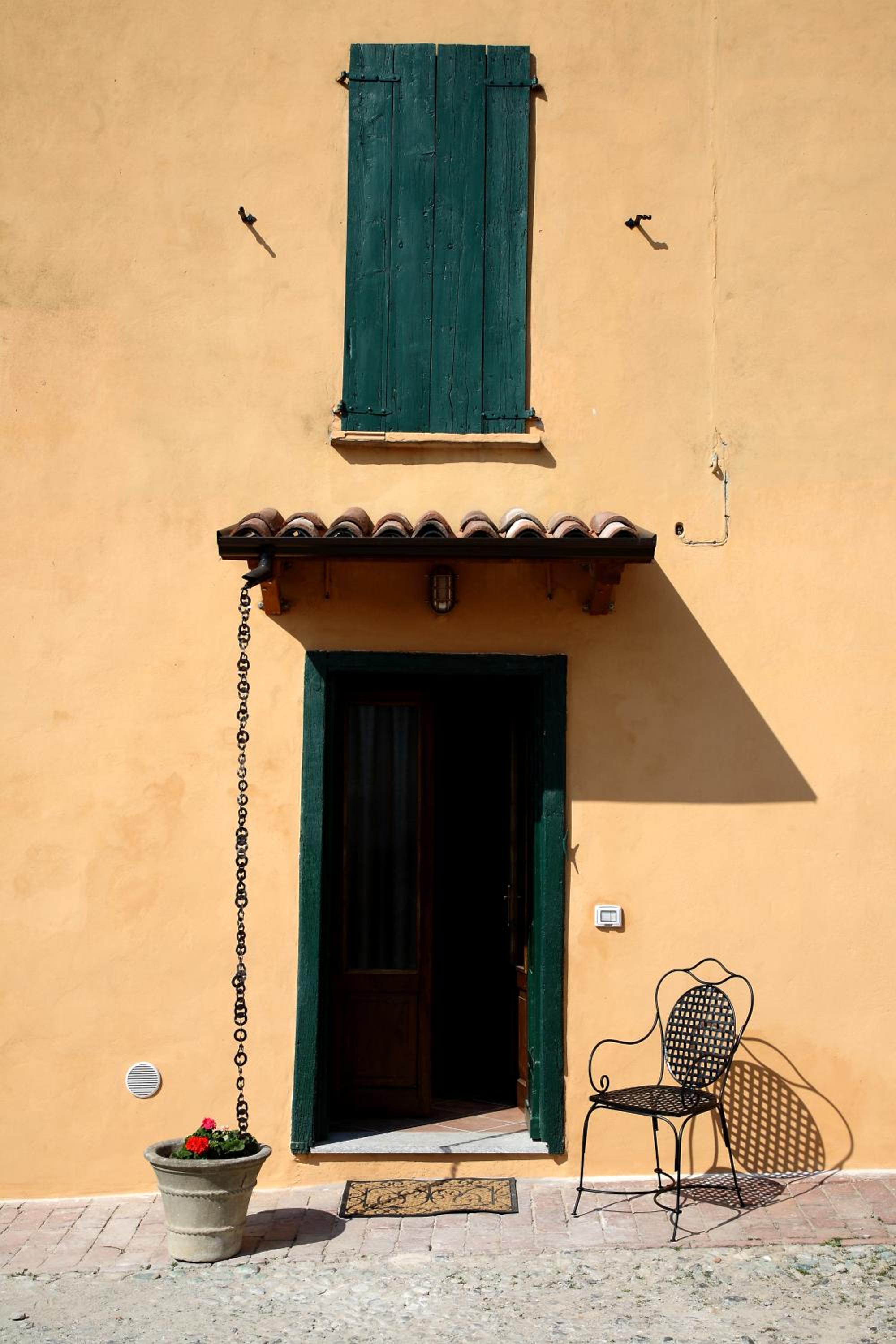 Suite - Photo 23