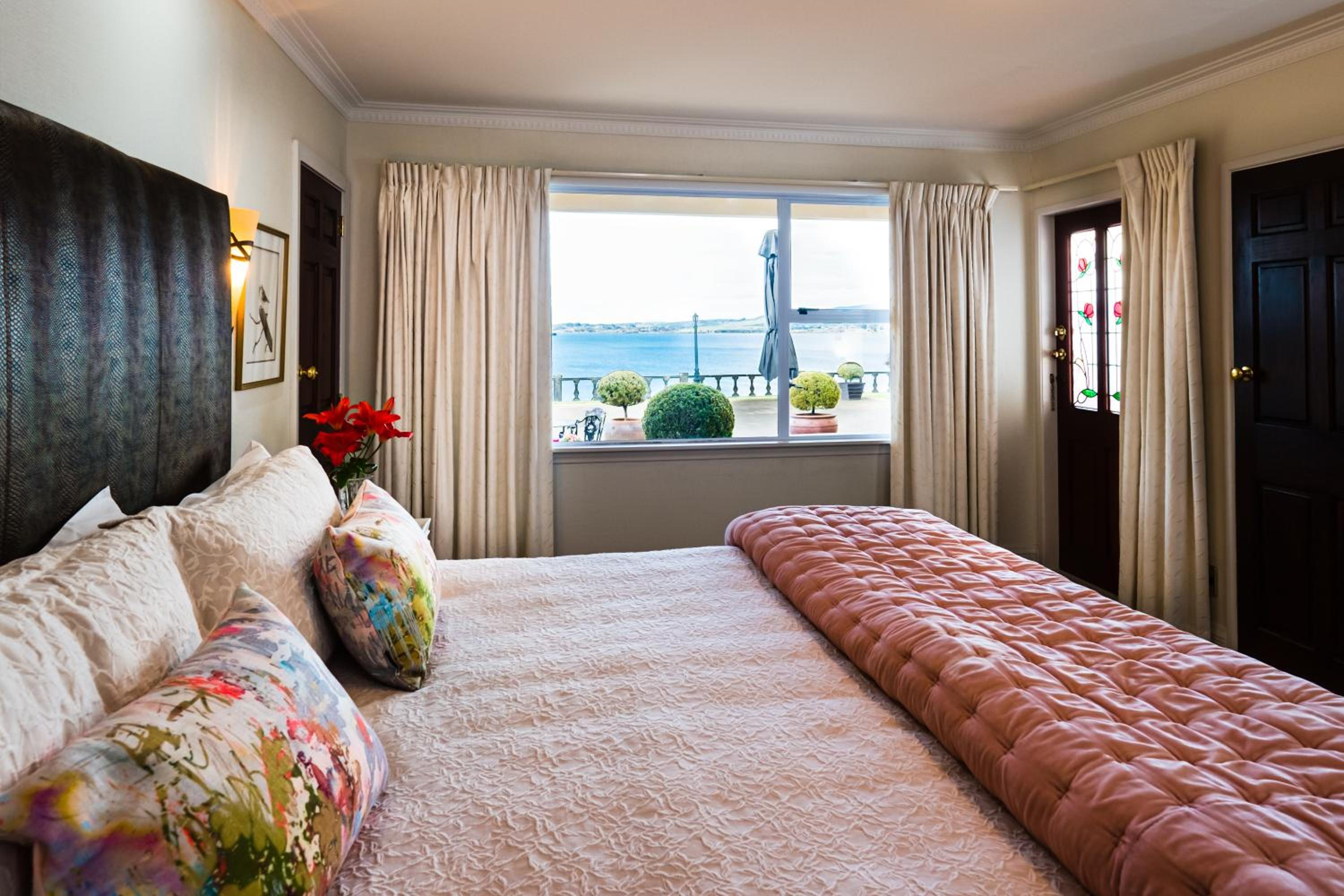 Lake View Lodge Suite - Photo 1