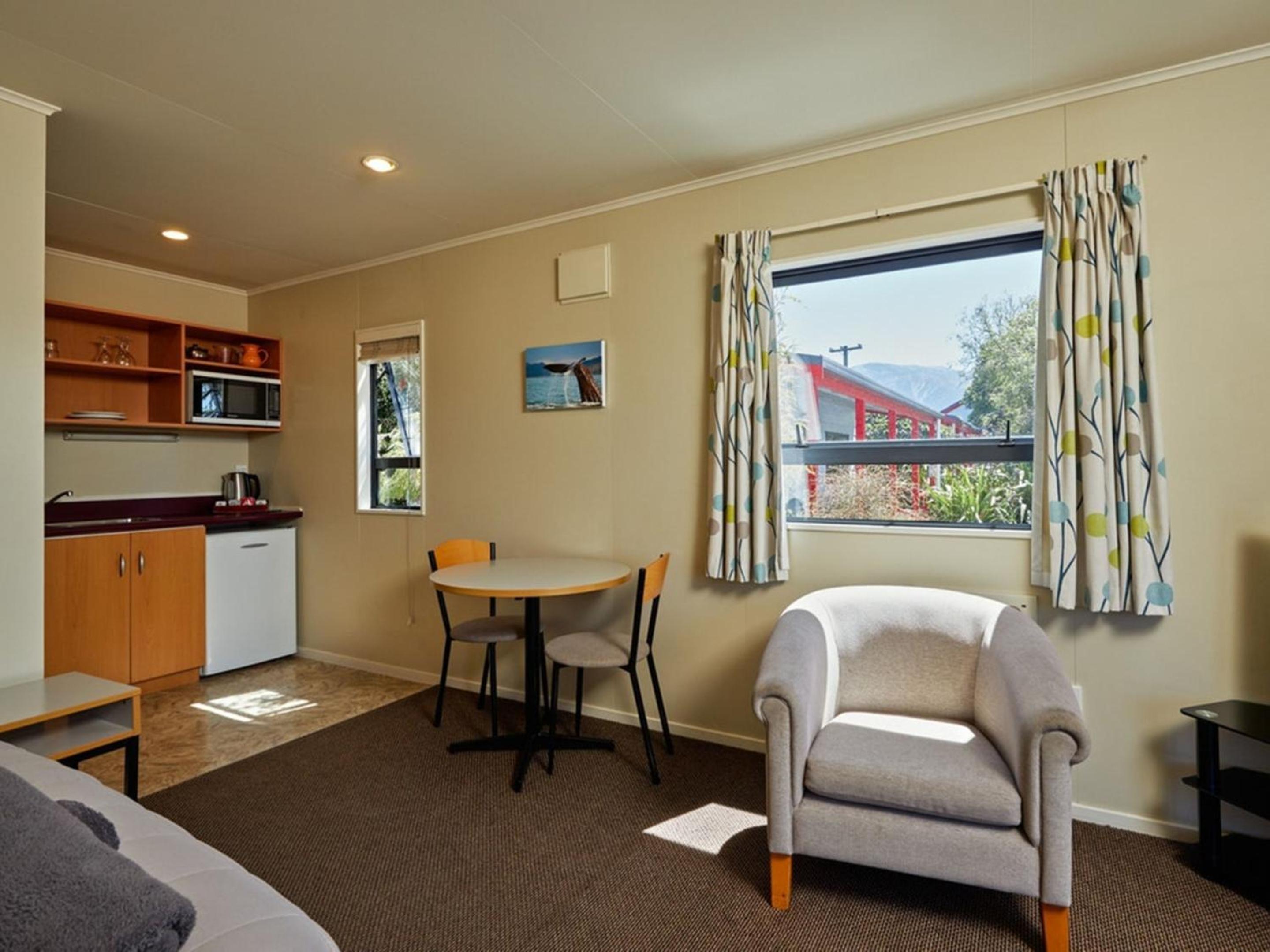 Superior Unit - Sleeps 3 photo 3