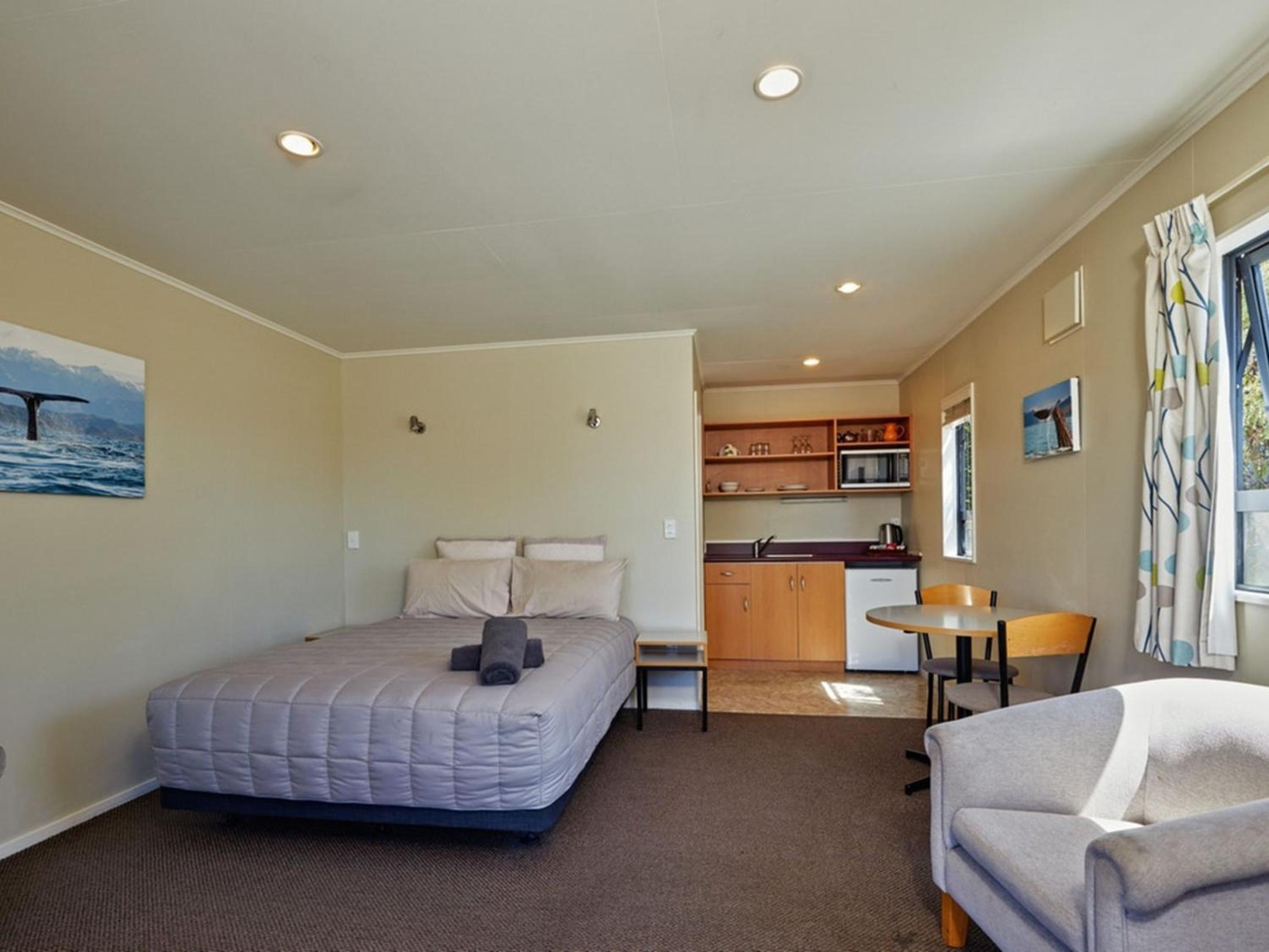 Superior Unit - Sleeps 3 photo 1