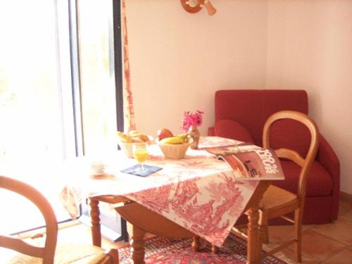 Superior Double or Twin Room with Side Sea View photo 2