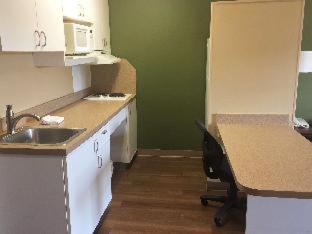 Efficiency King Room - Non Smoking/Pet Friendly photo 3