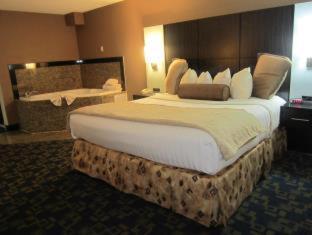 King Room with Tub - Disability Access/Non Smoking - Photo 1